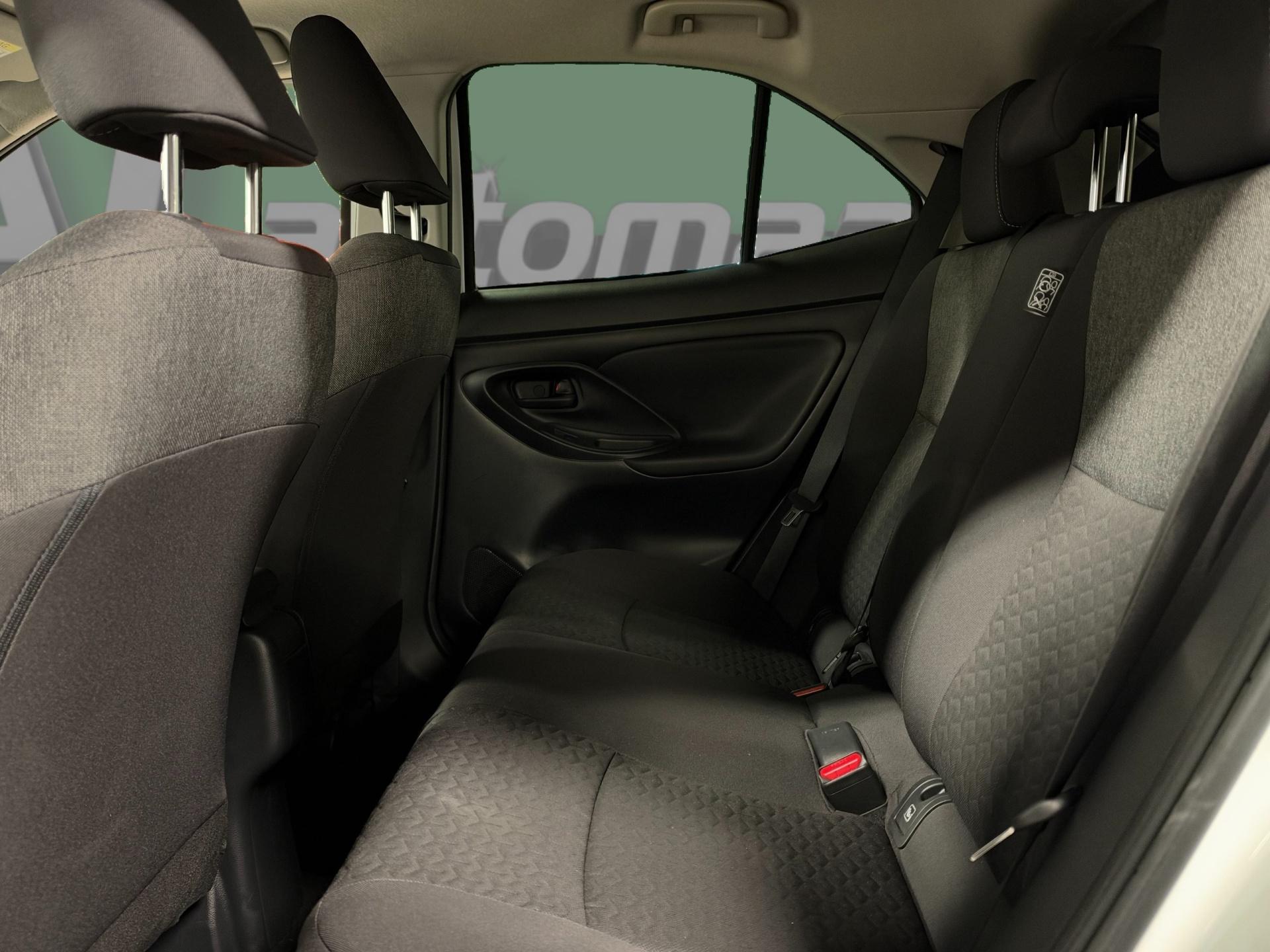 TOYOTA Yaris Cross 11