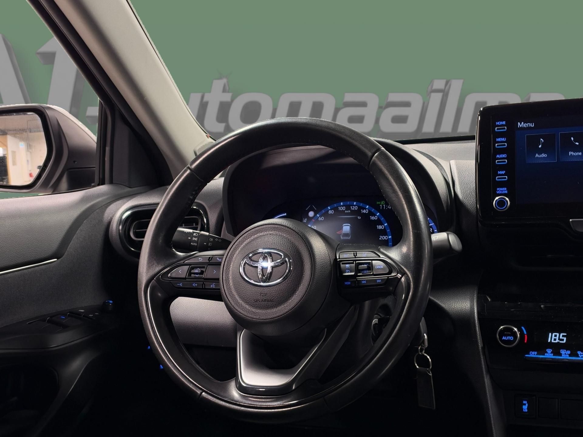 TOYOTA Yaris Cross 15