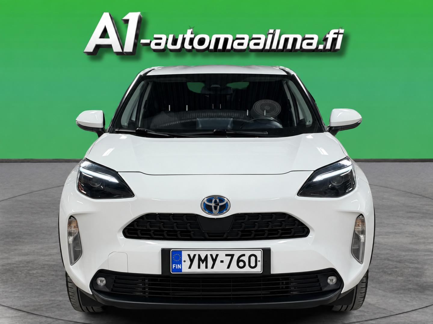 TOYOTA Yaris Cross 2