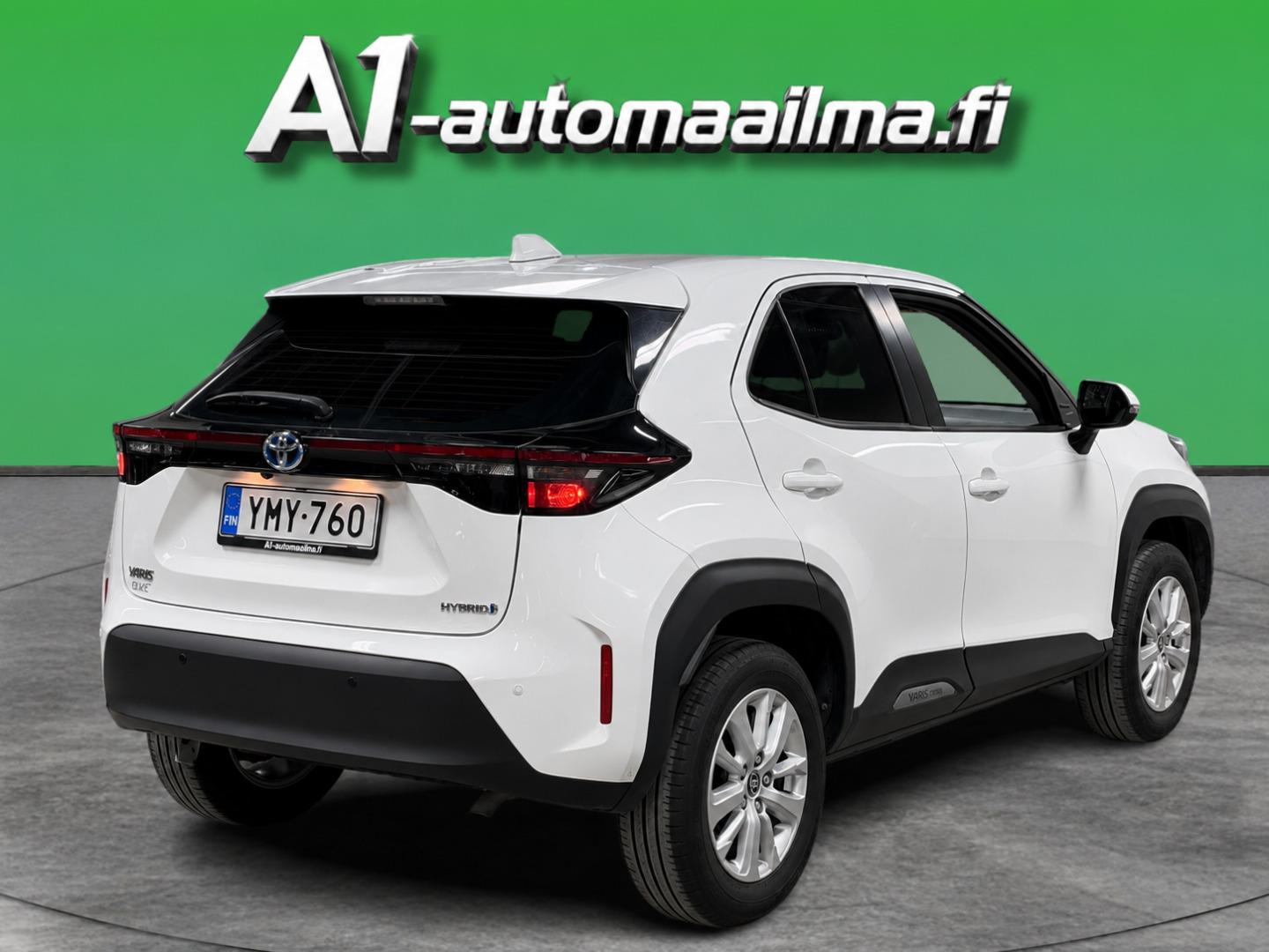TOYOTA Yaris Cross 5