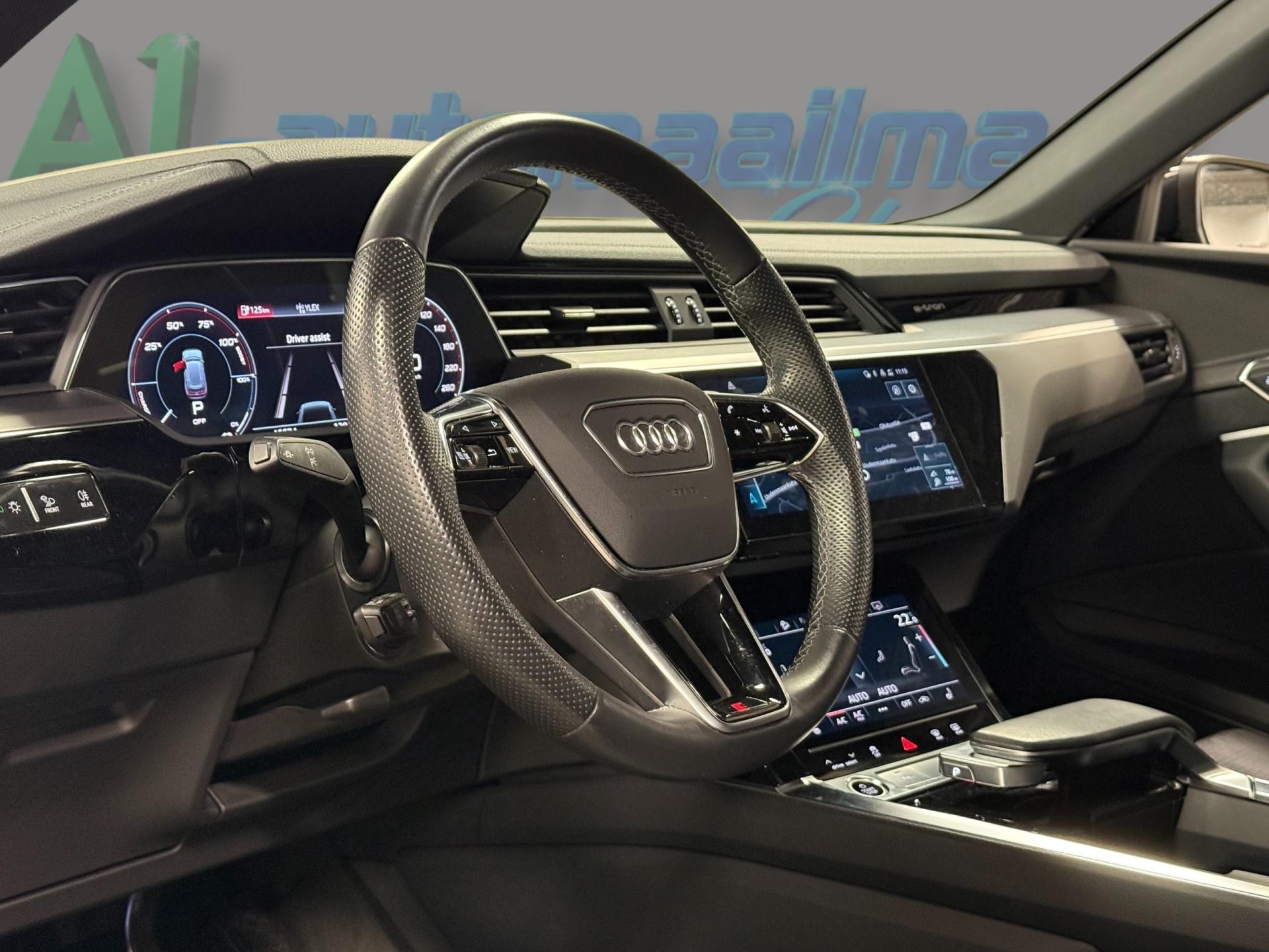 AUDI e-tron 2023