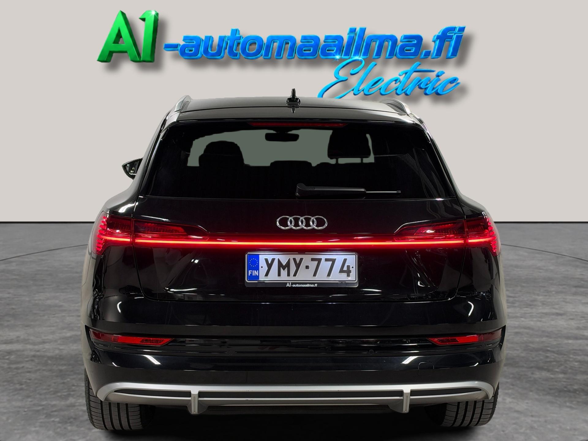 AUDI e-tron 2023