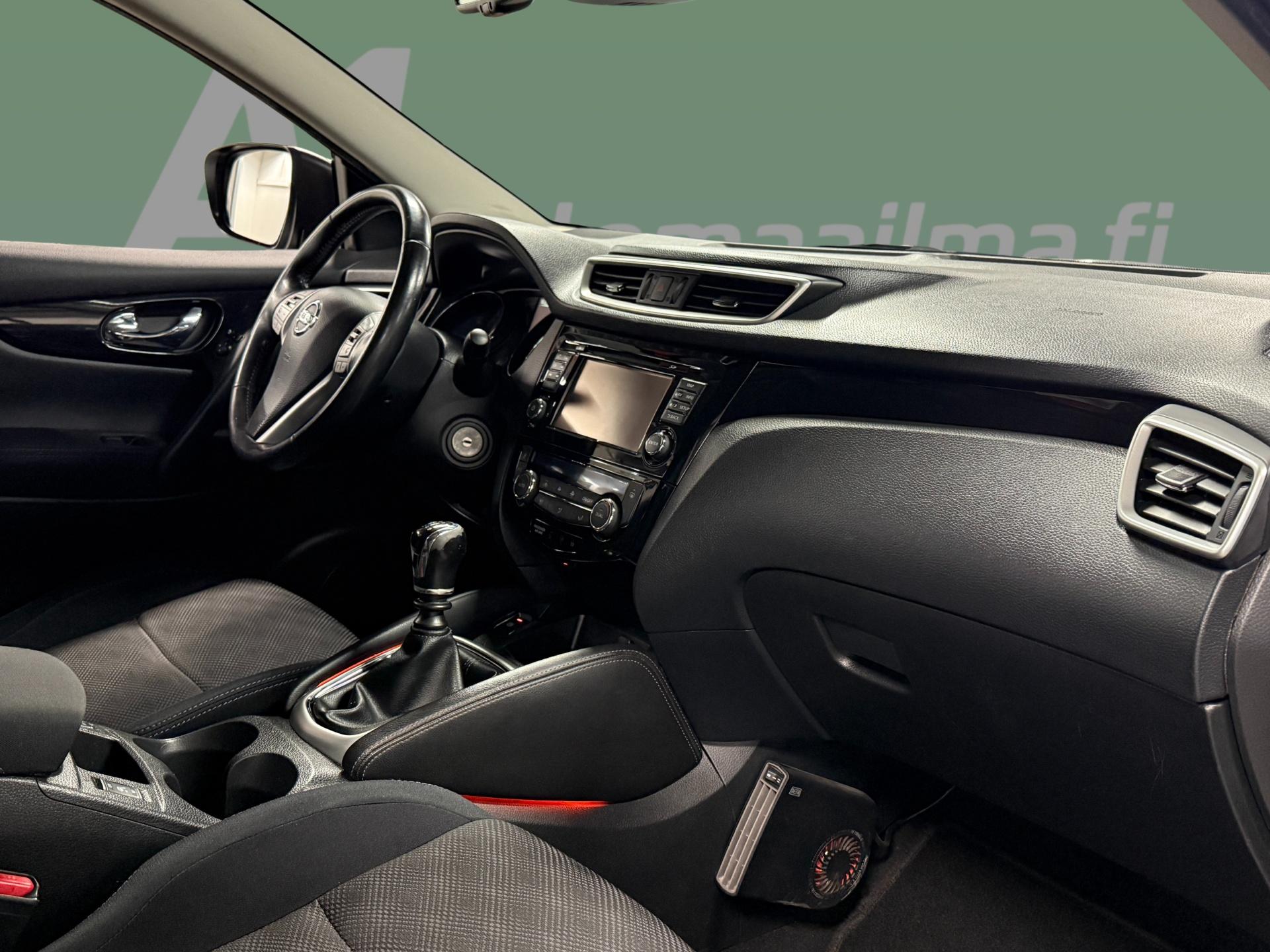 NISSAN Qashqai 2015