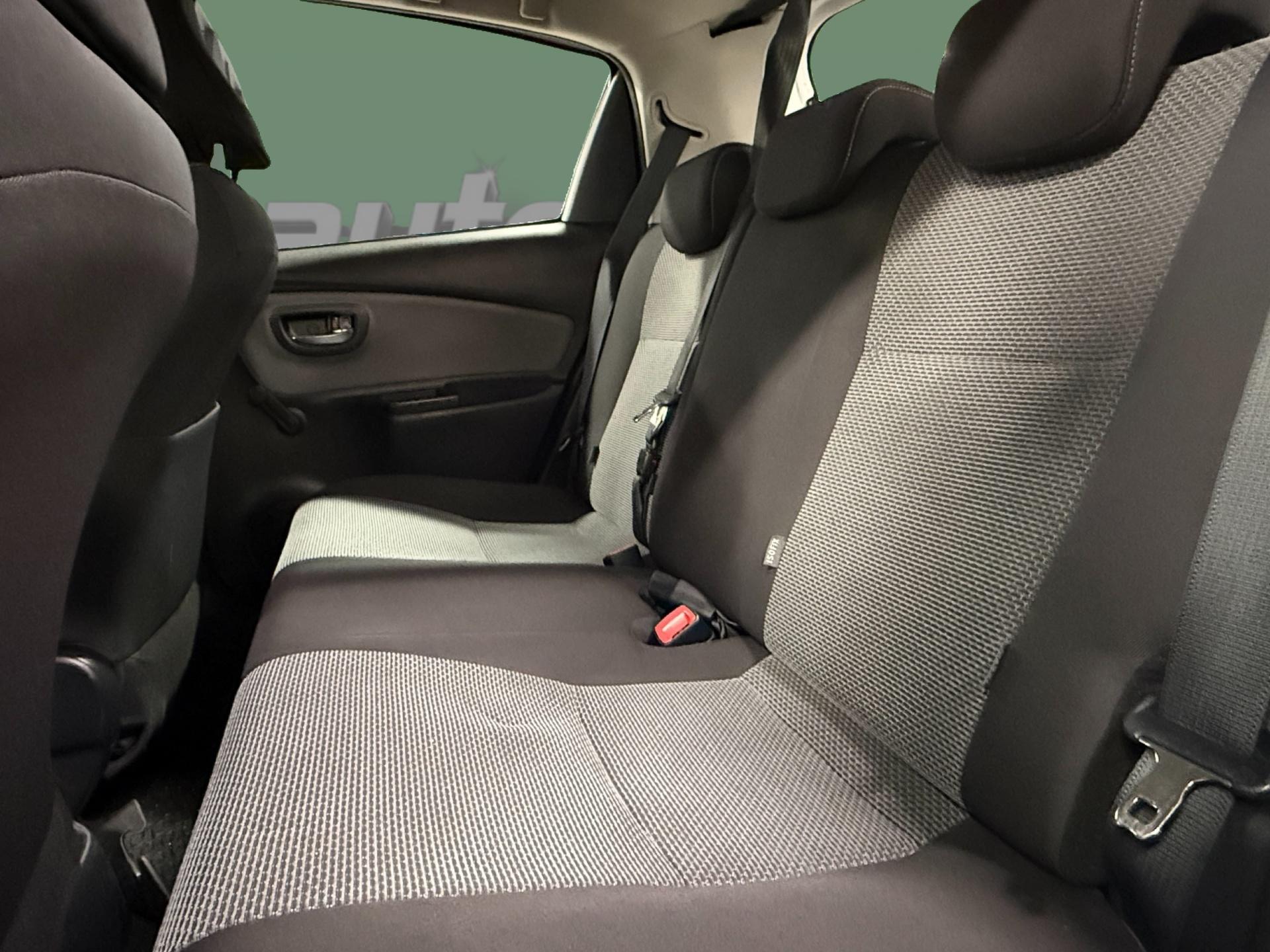 TOYOTA Yaris 2014