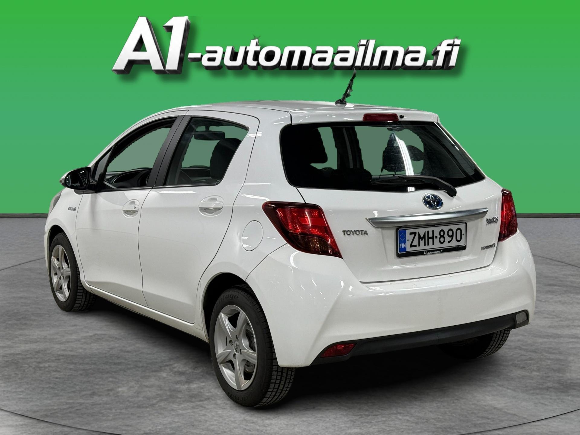 TOYOTA Yaris 2014