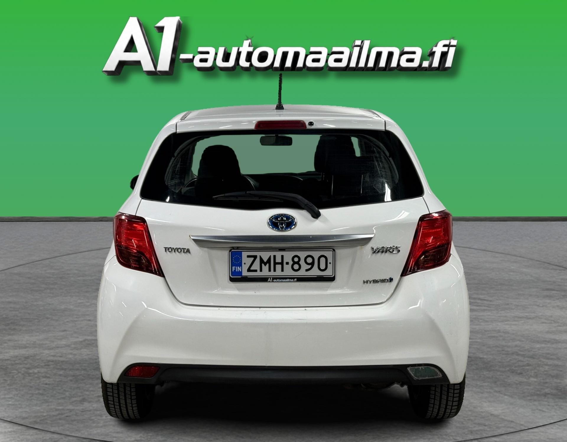 TOYOTA Yaris 2014