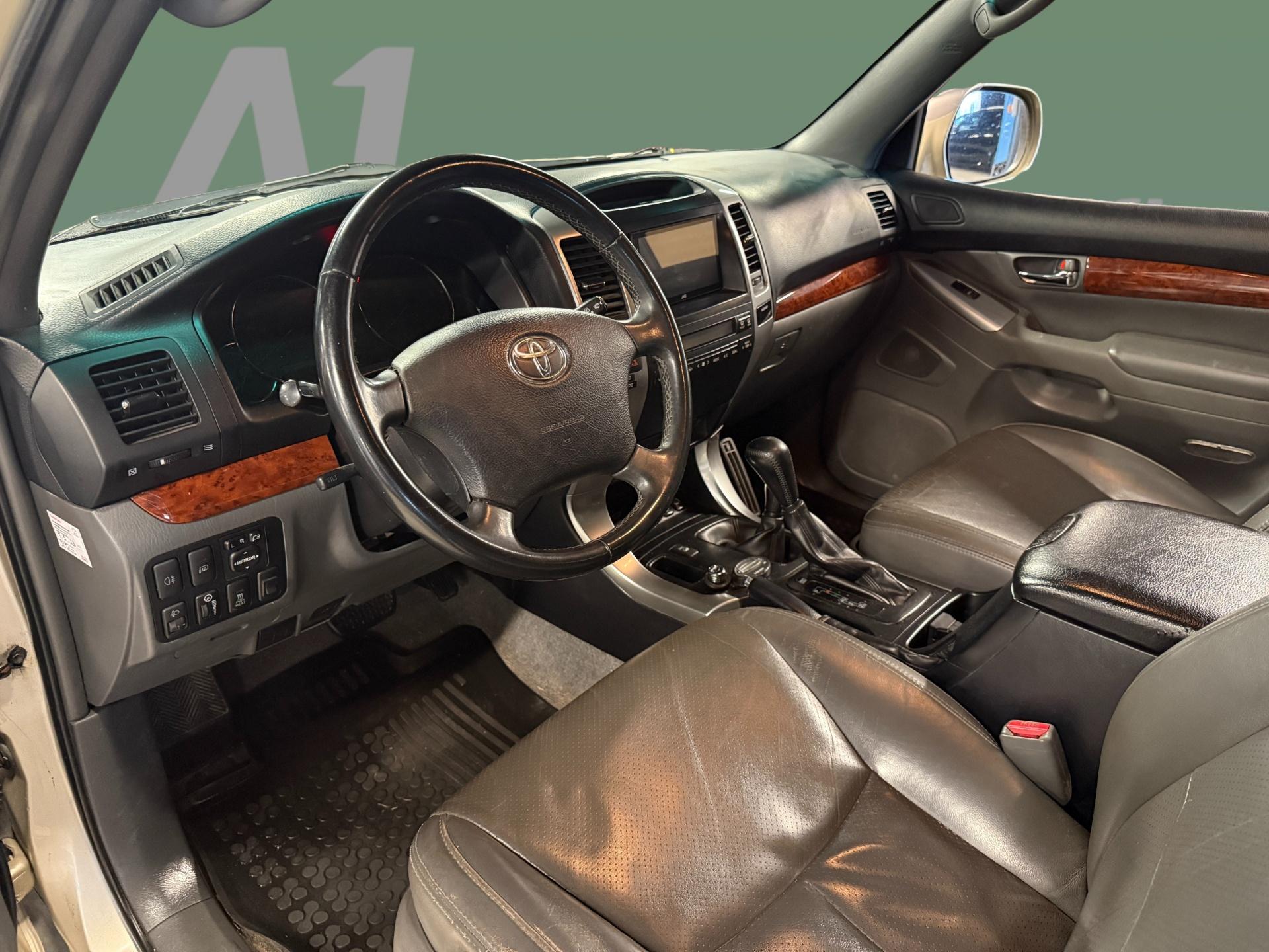 TOYOTA Land Cruiser 2007