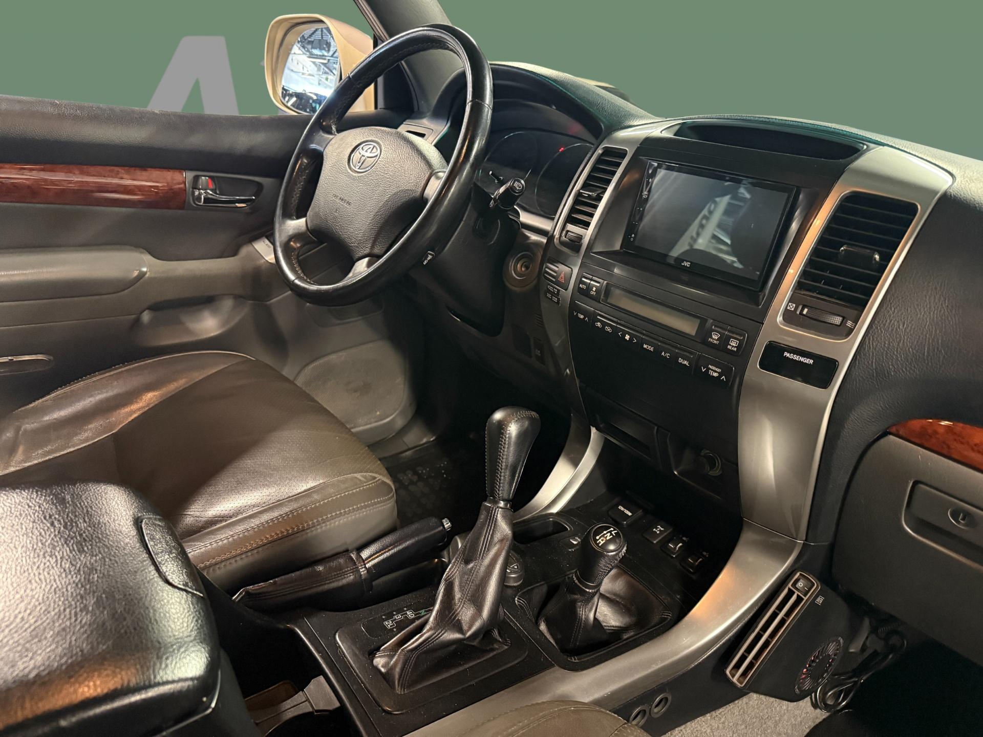 TOYOTA Land Cruiser 2007
