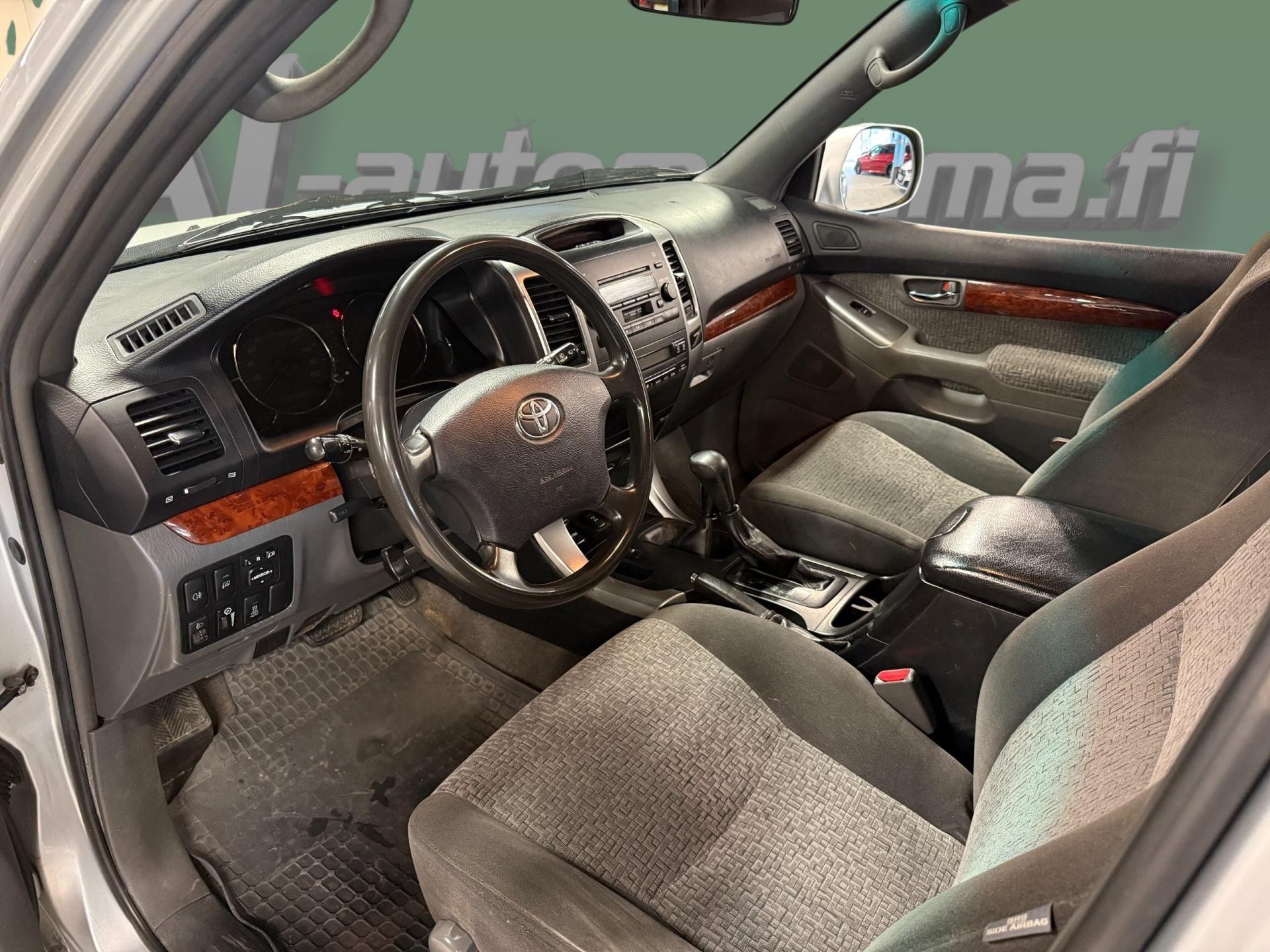 TOYOTA Land Cruiser 2006