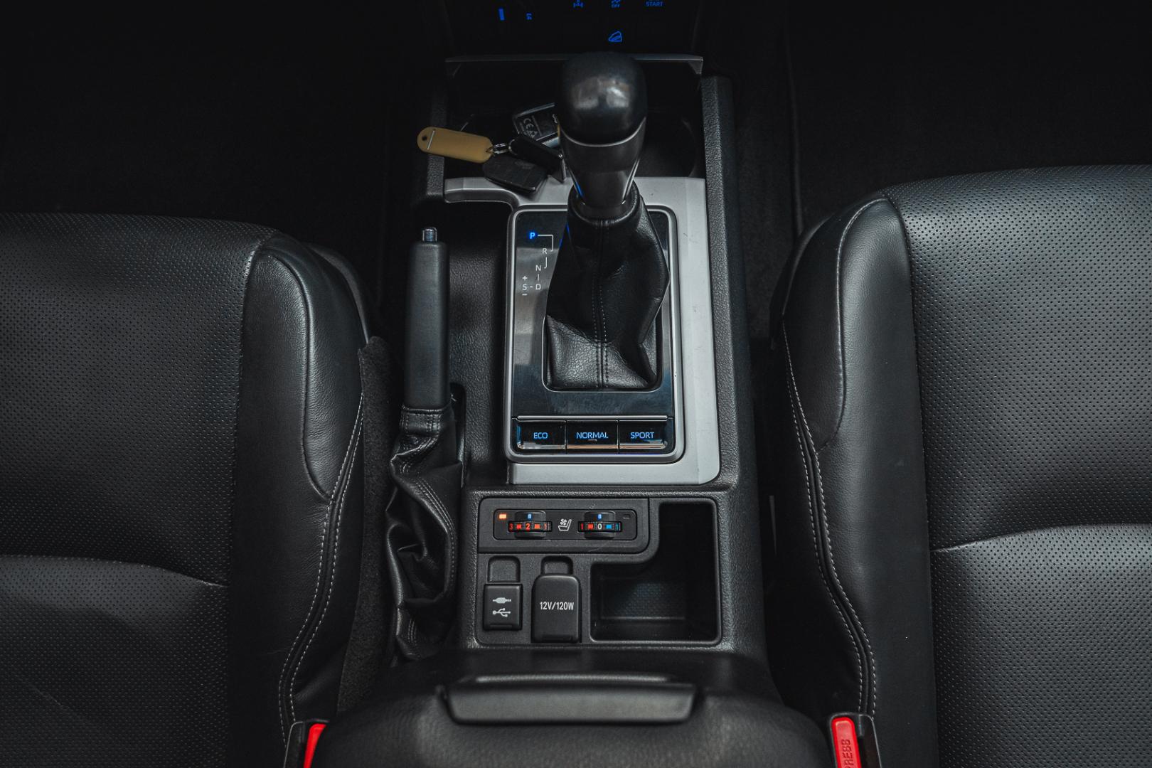 TOYOTA Land Cruiser 2019