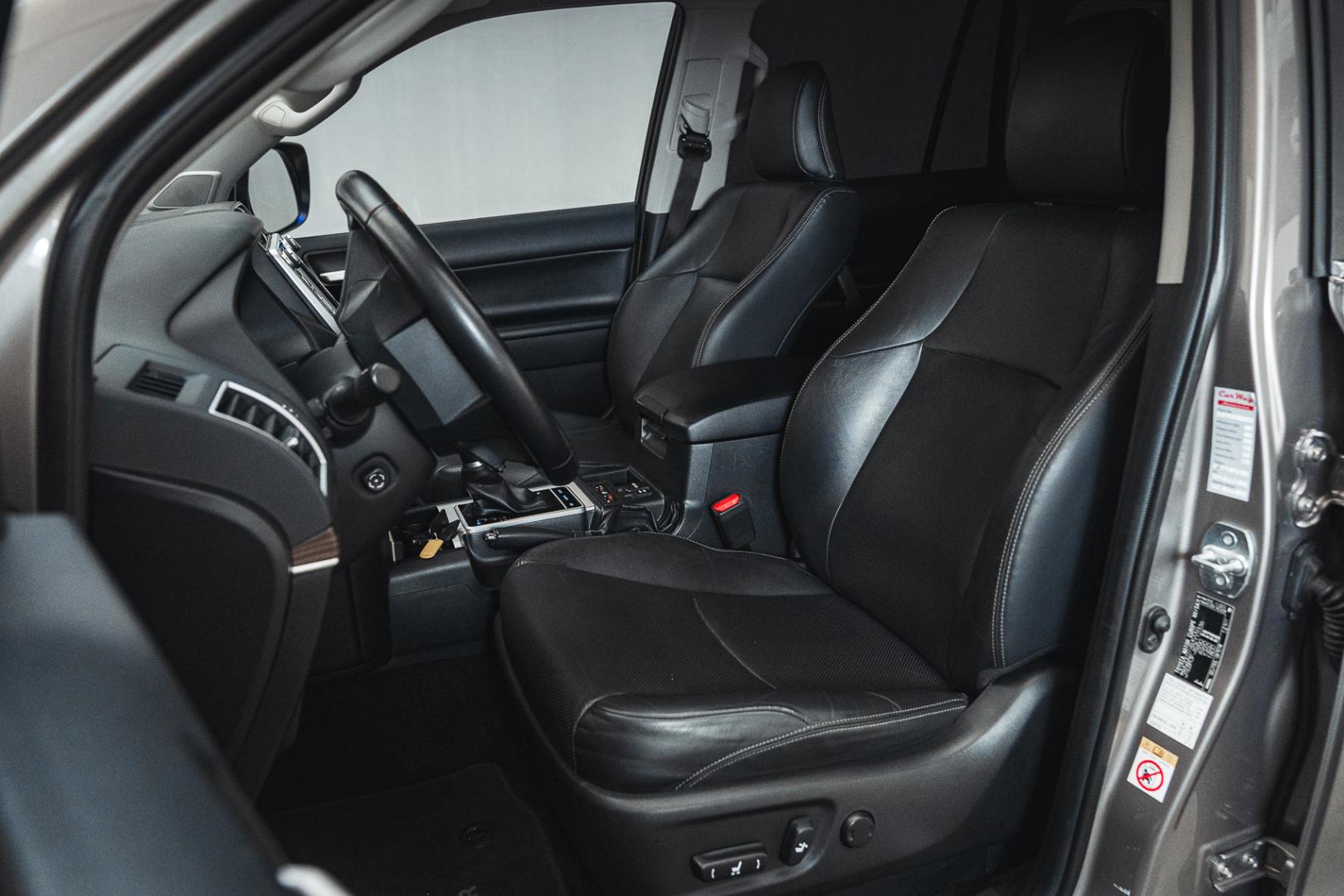 TOYOTA Land Cruiser 2019