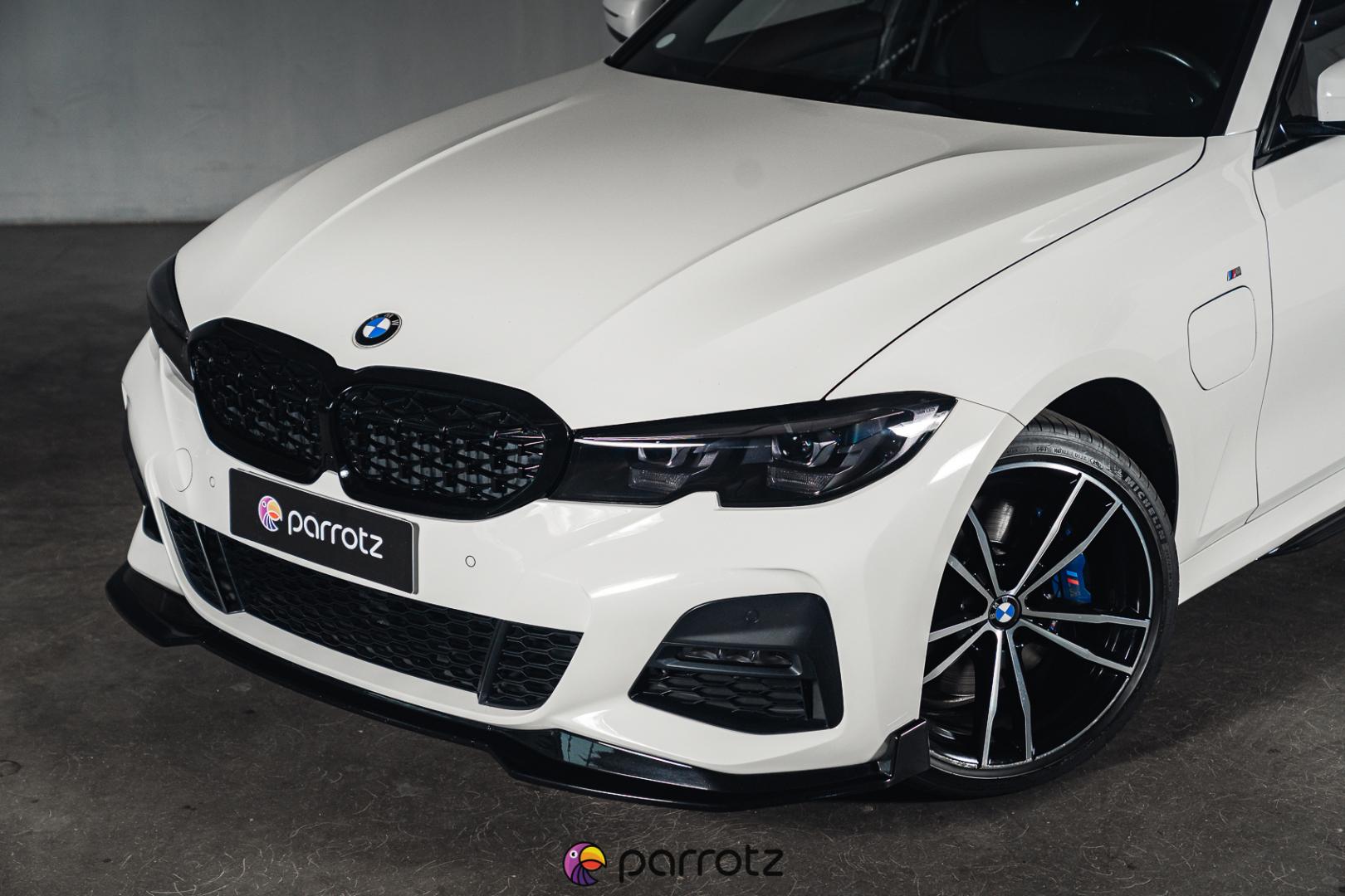 BMW 330 2019