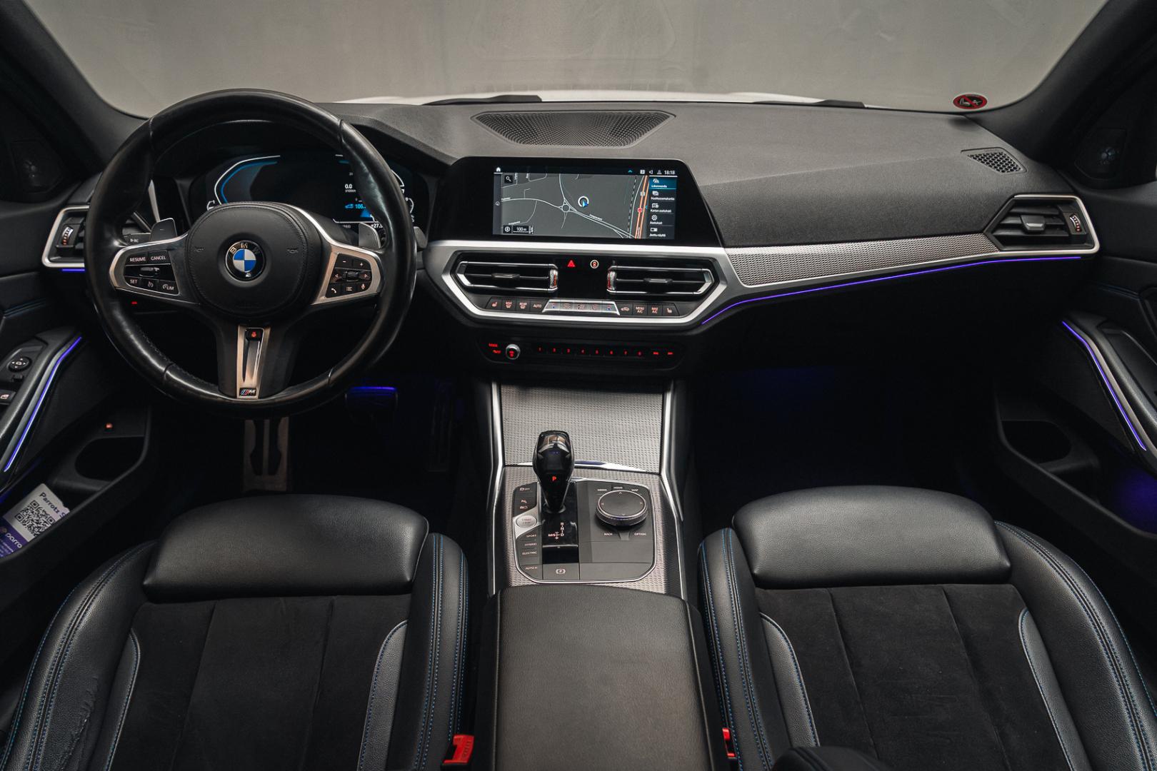 BMW 330 2019