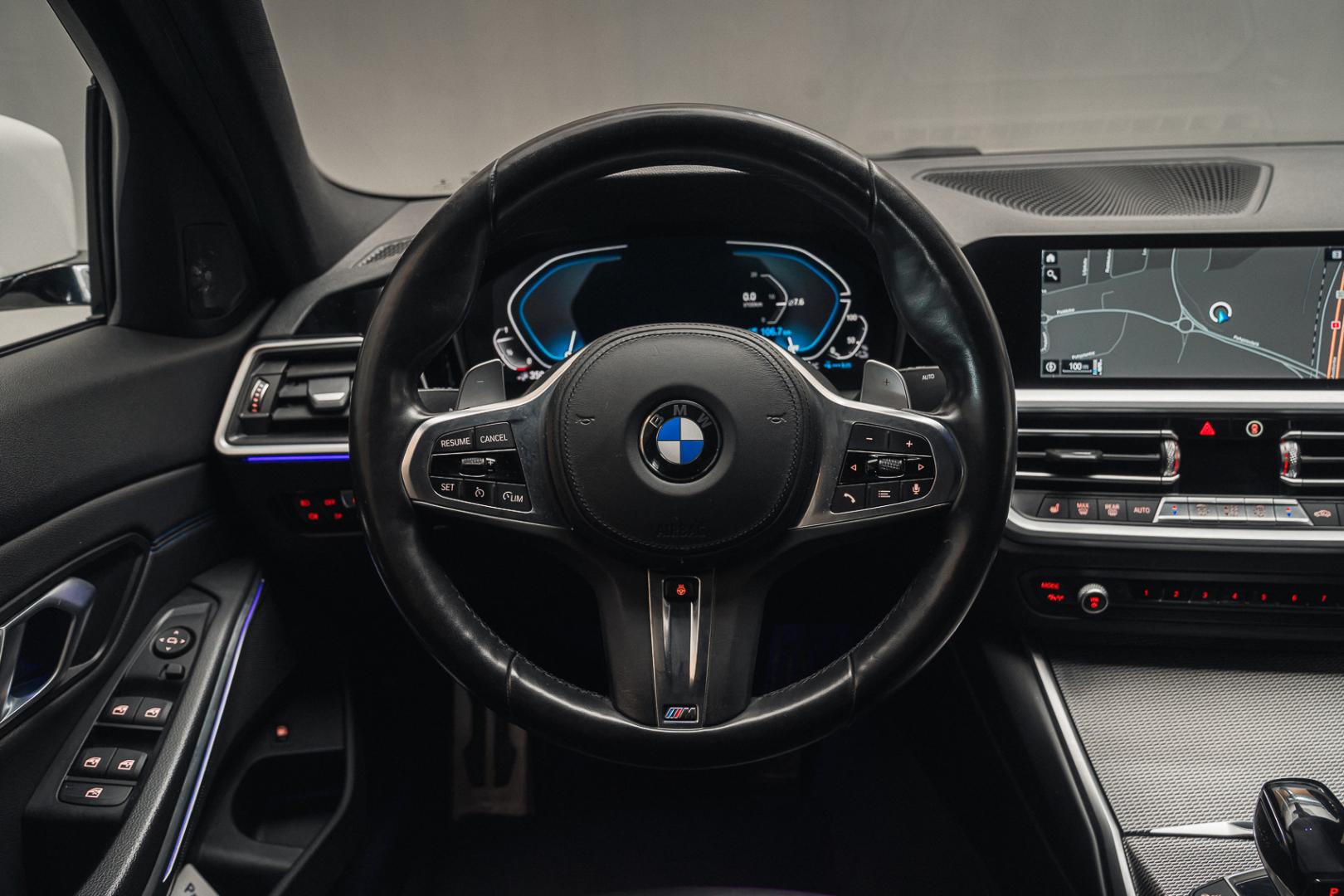 BMW 330 2019