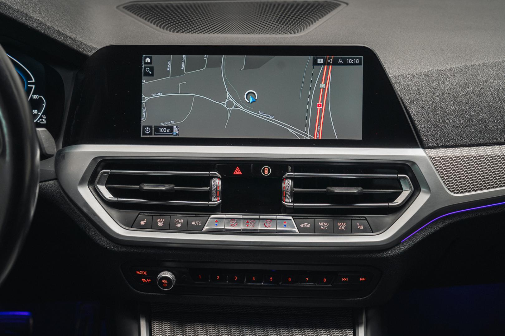 BMW 330 2019