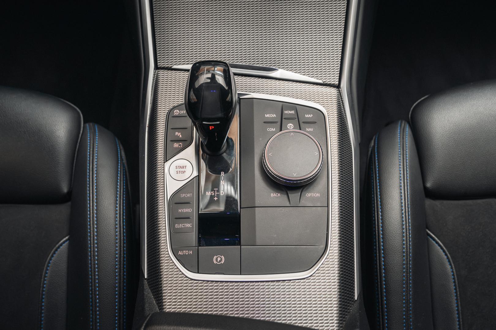 BMW 330 2019