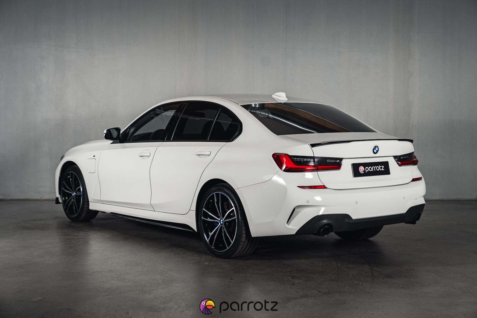 BMW 330 2019