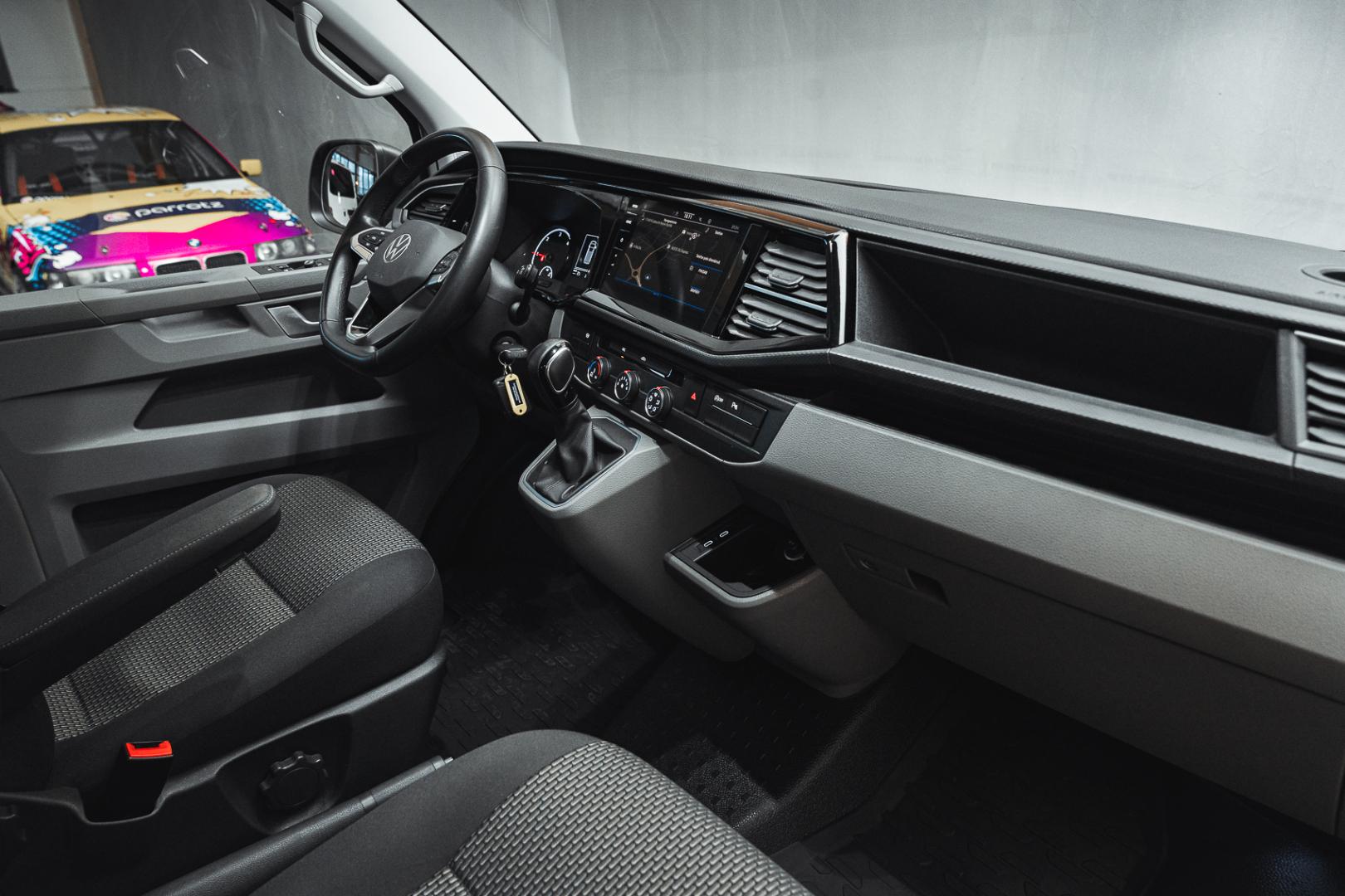 VOLKSWAGEN Transporter 2023