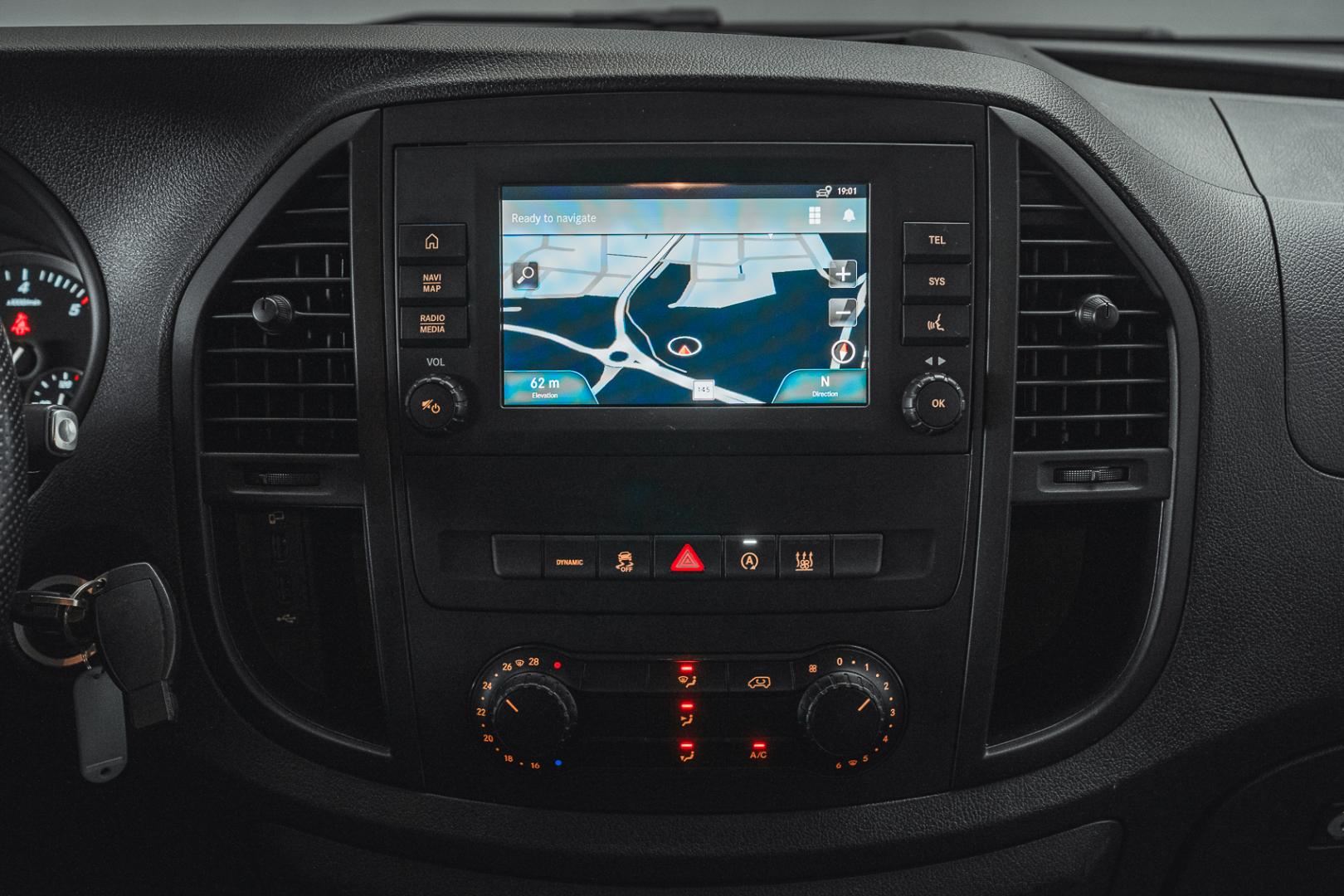 MERCEDES-BENZ Vito 2023