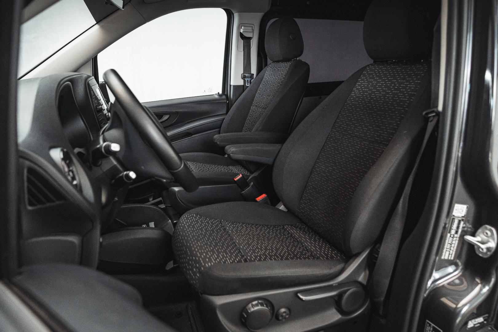 MERCEDES-BENZ Vito 2023