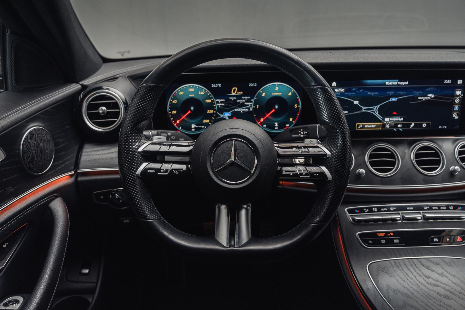 MERCEDES-BENZ E 2022