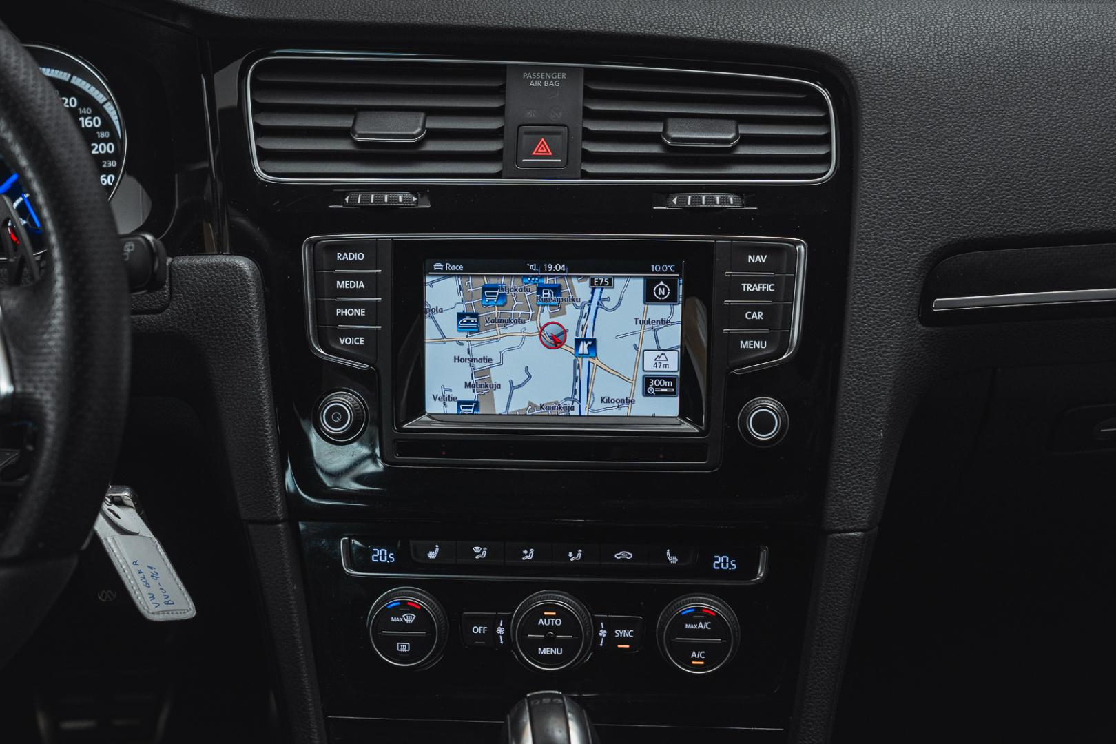 VOLKSWAGEN Golf 2015