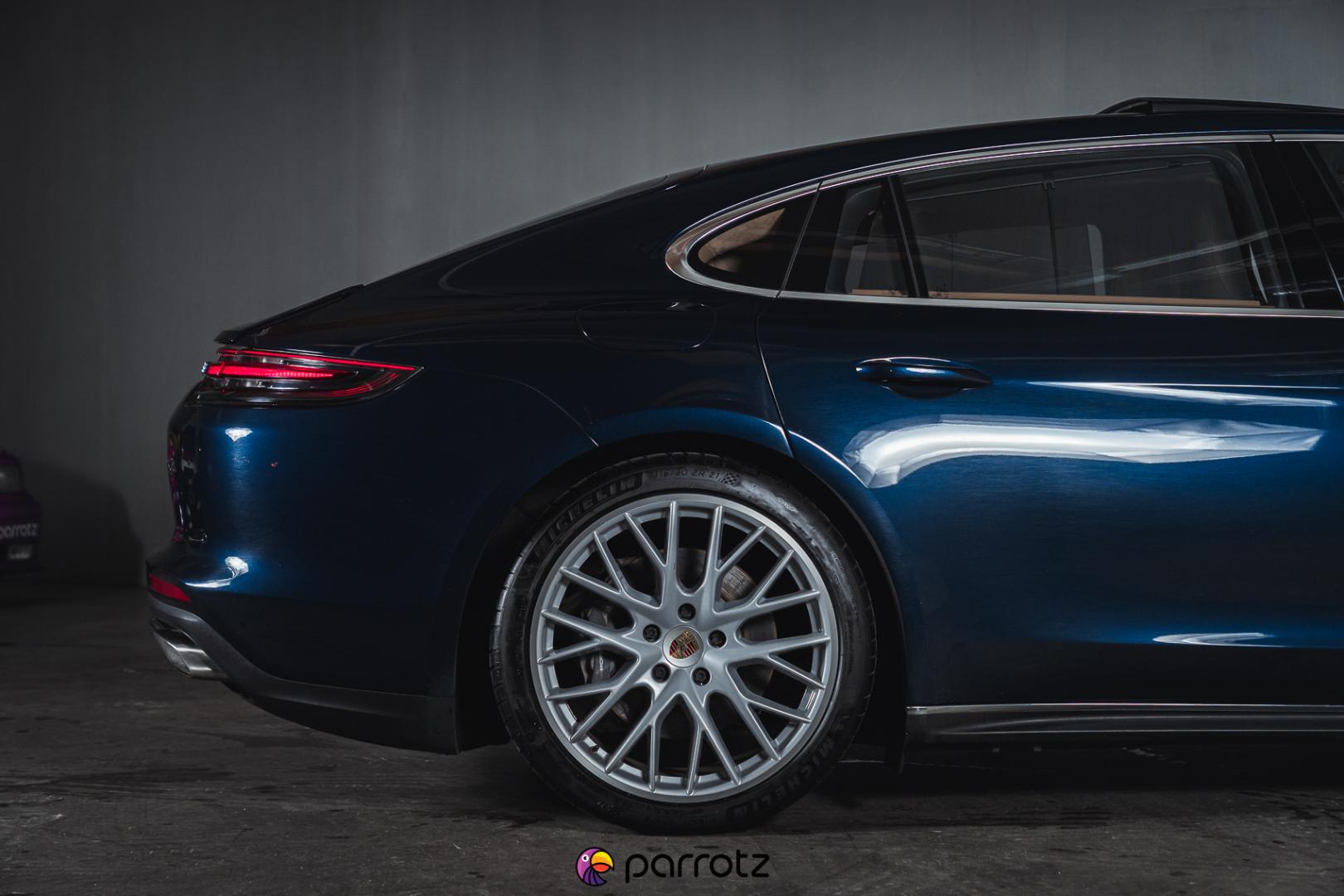 PORSCHE Panamera 2017