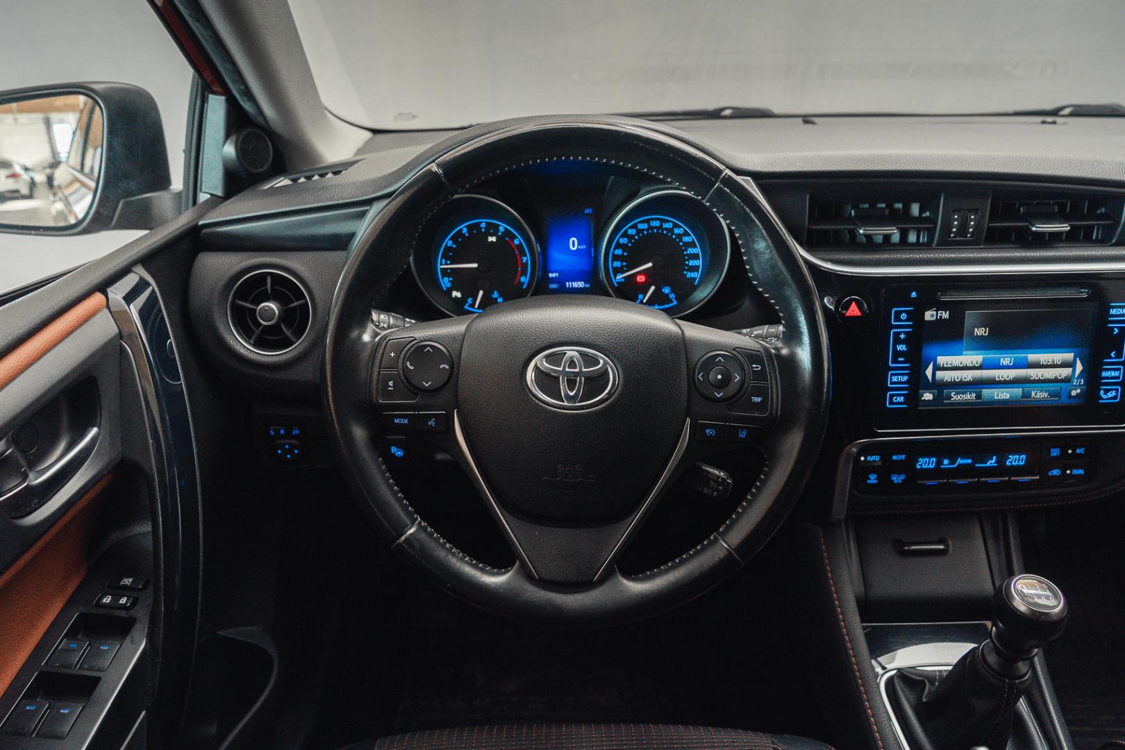 TOYOTA Auris 2017