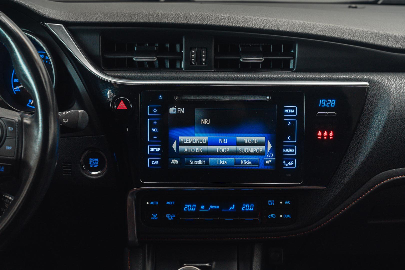 TOYOTA Auris 2017