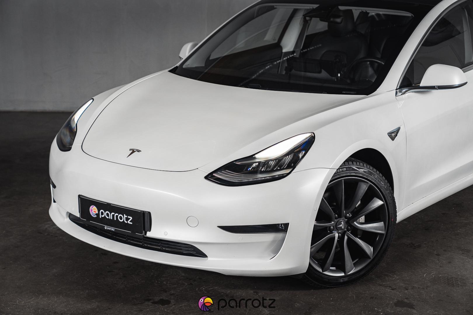 TESLA Model 3 2020