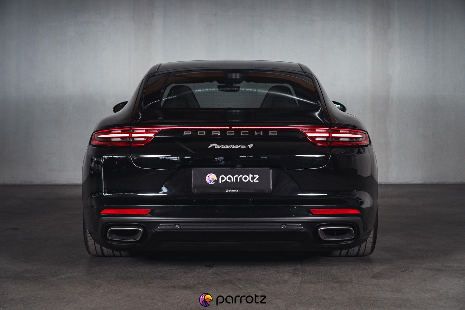 PORSCHE Panamera 2018