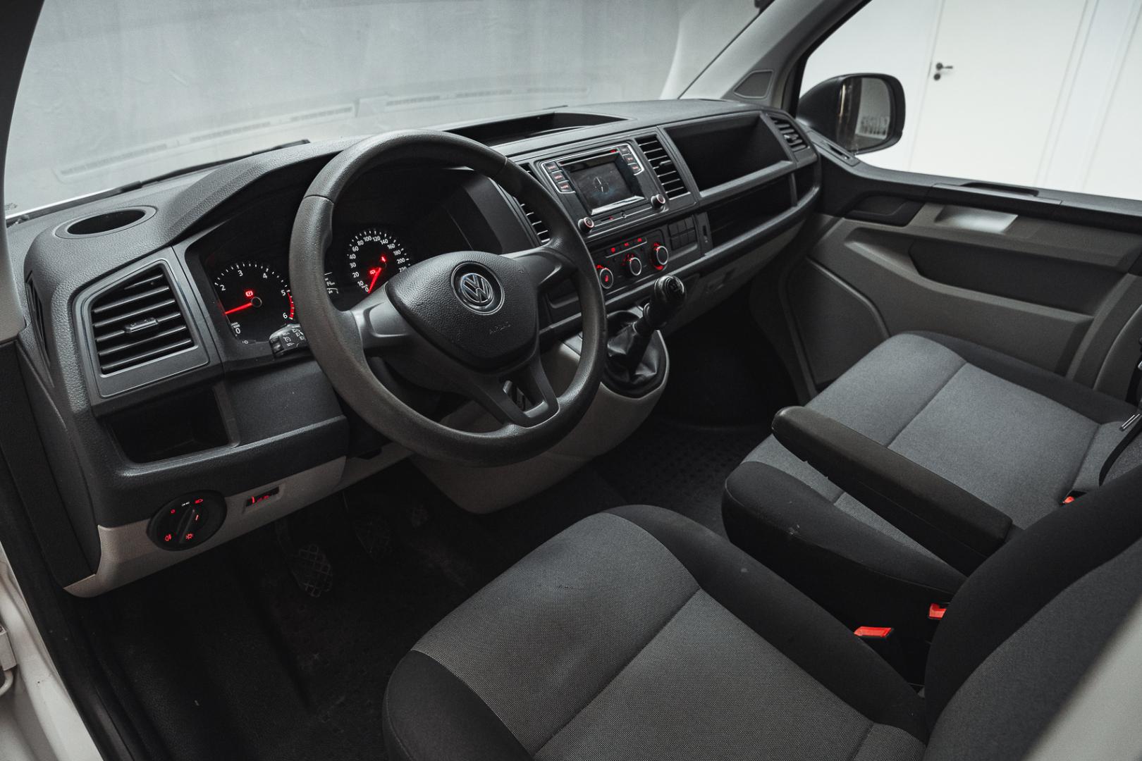 VOLKSWAGEN Transporter 2018