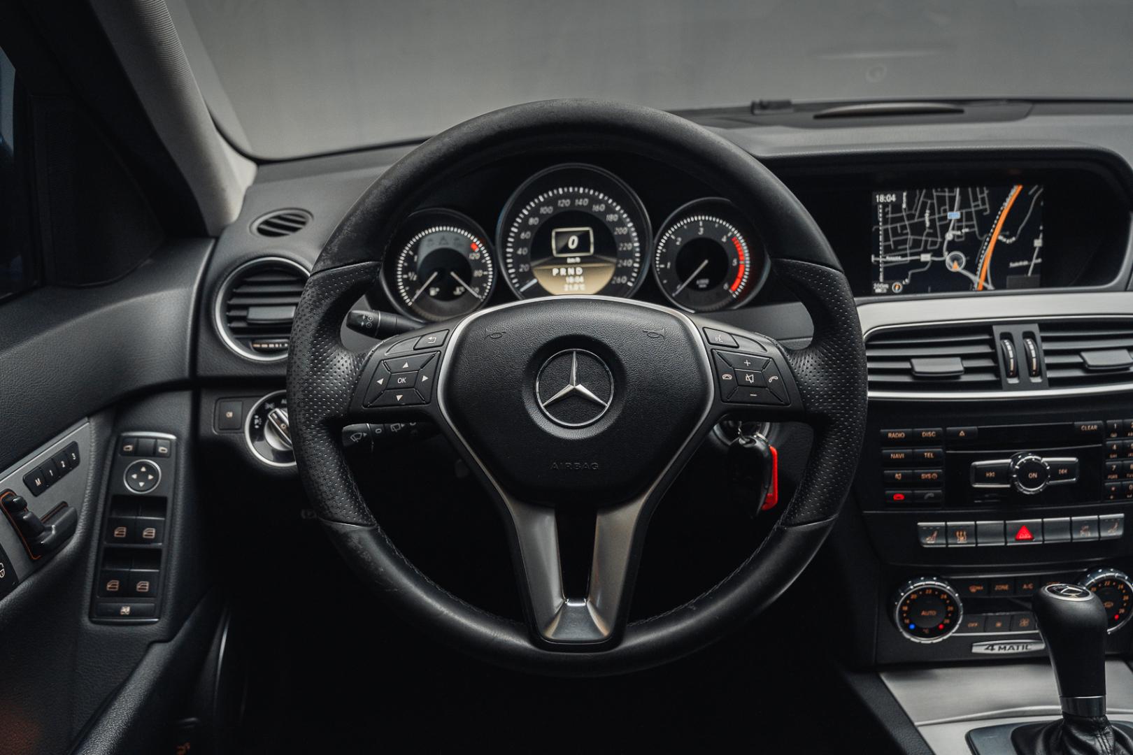 MERCEDES-BENZ C 2011