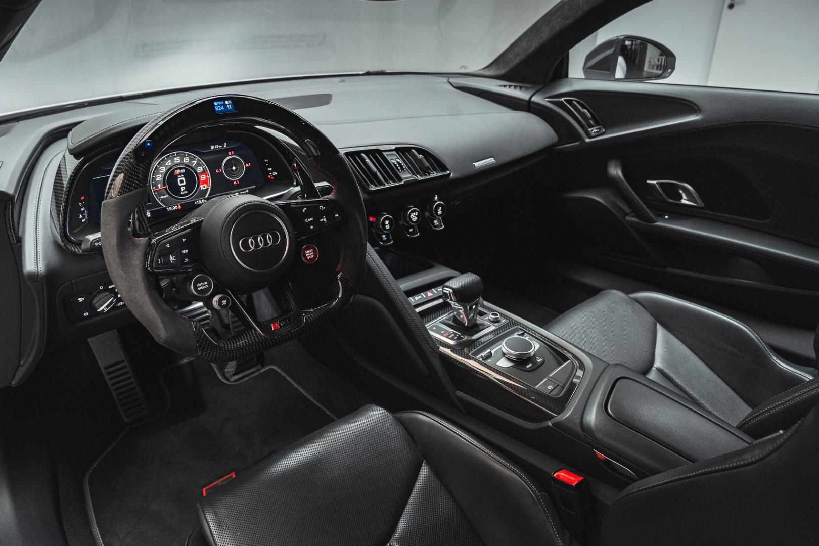 AUDI R8 2019