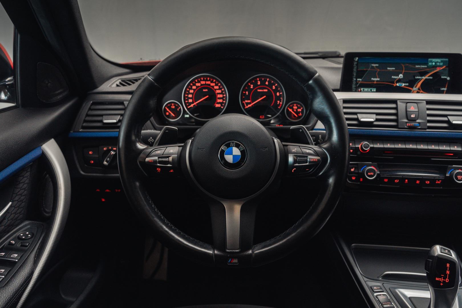 BMW 330 2016