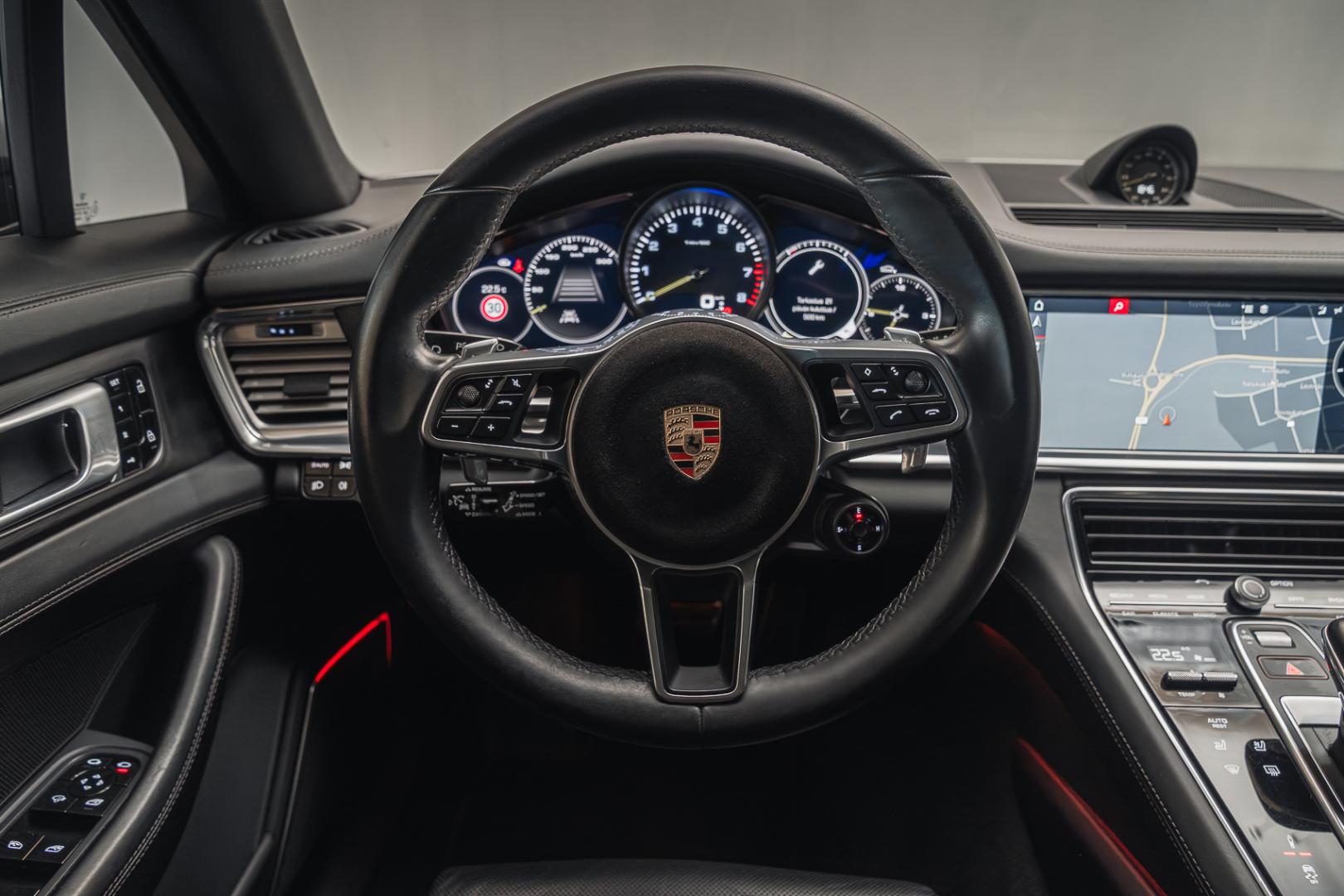 PORSCHE Panamera 2020