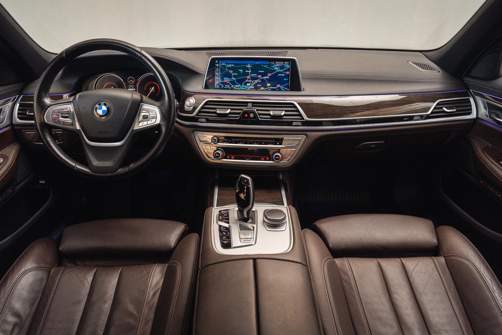 BMW 740 2017