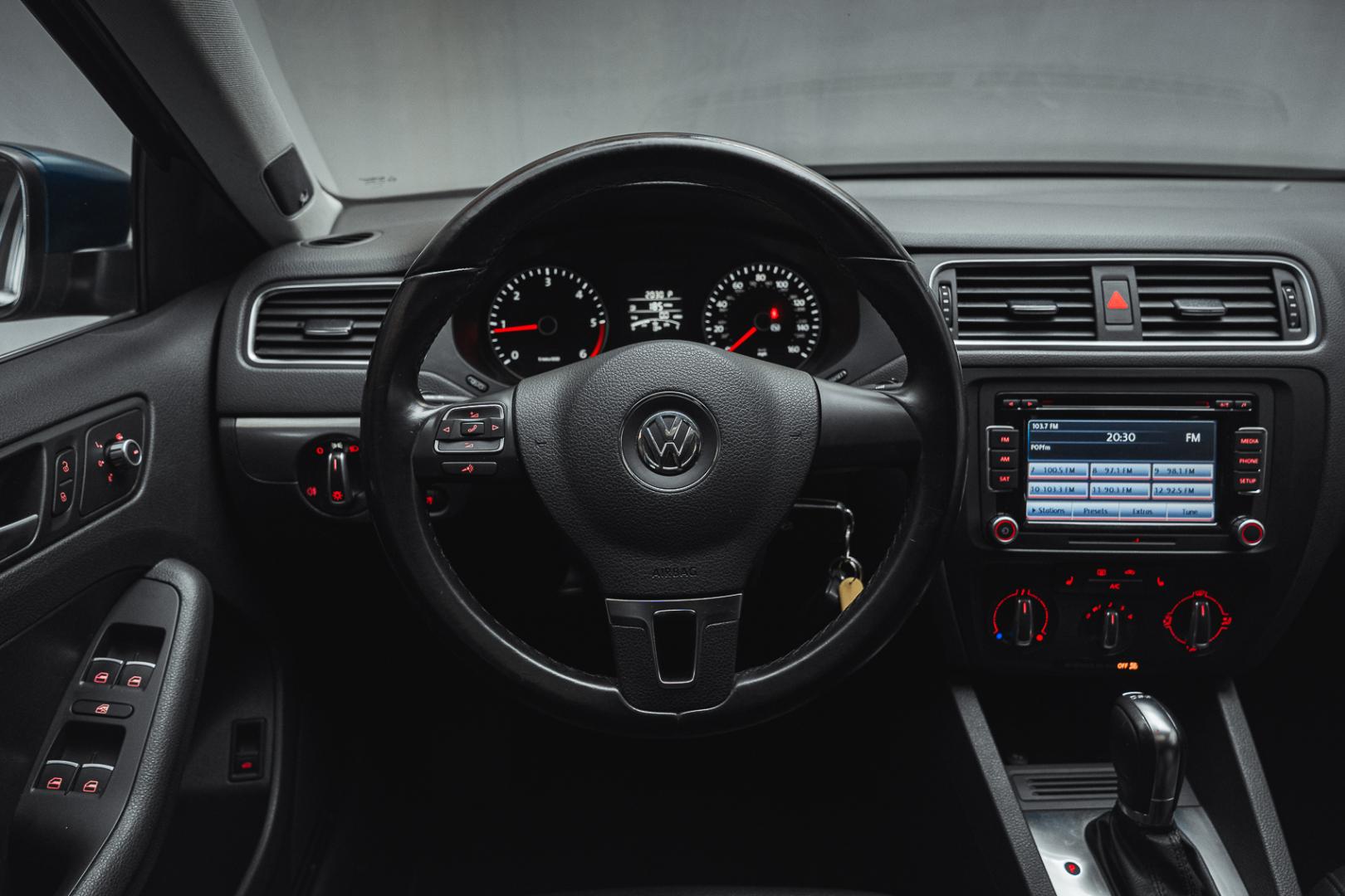 VOLKSWAGEN Jetta 2013