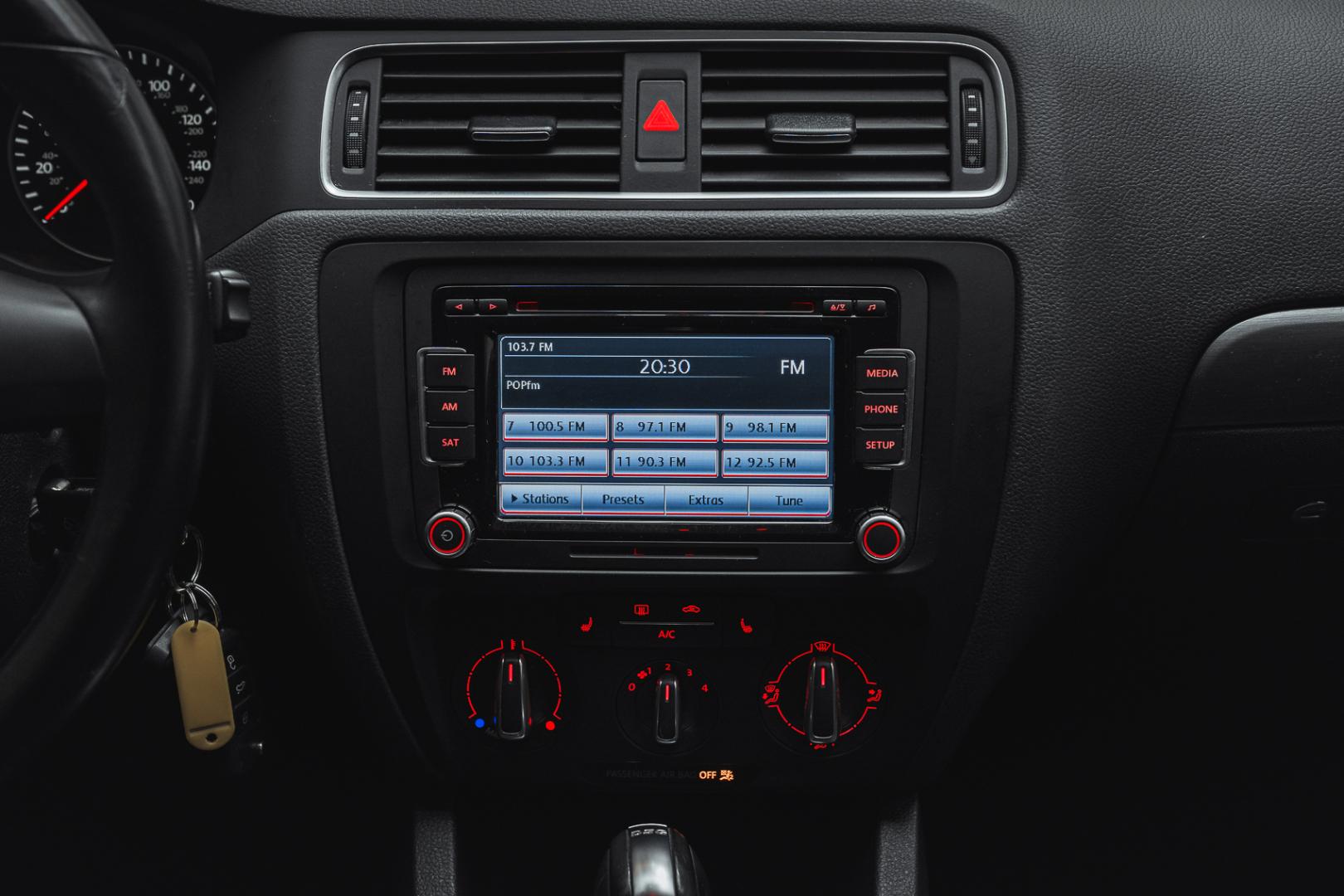 VOLKSWAGEN Jetta 2013