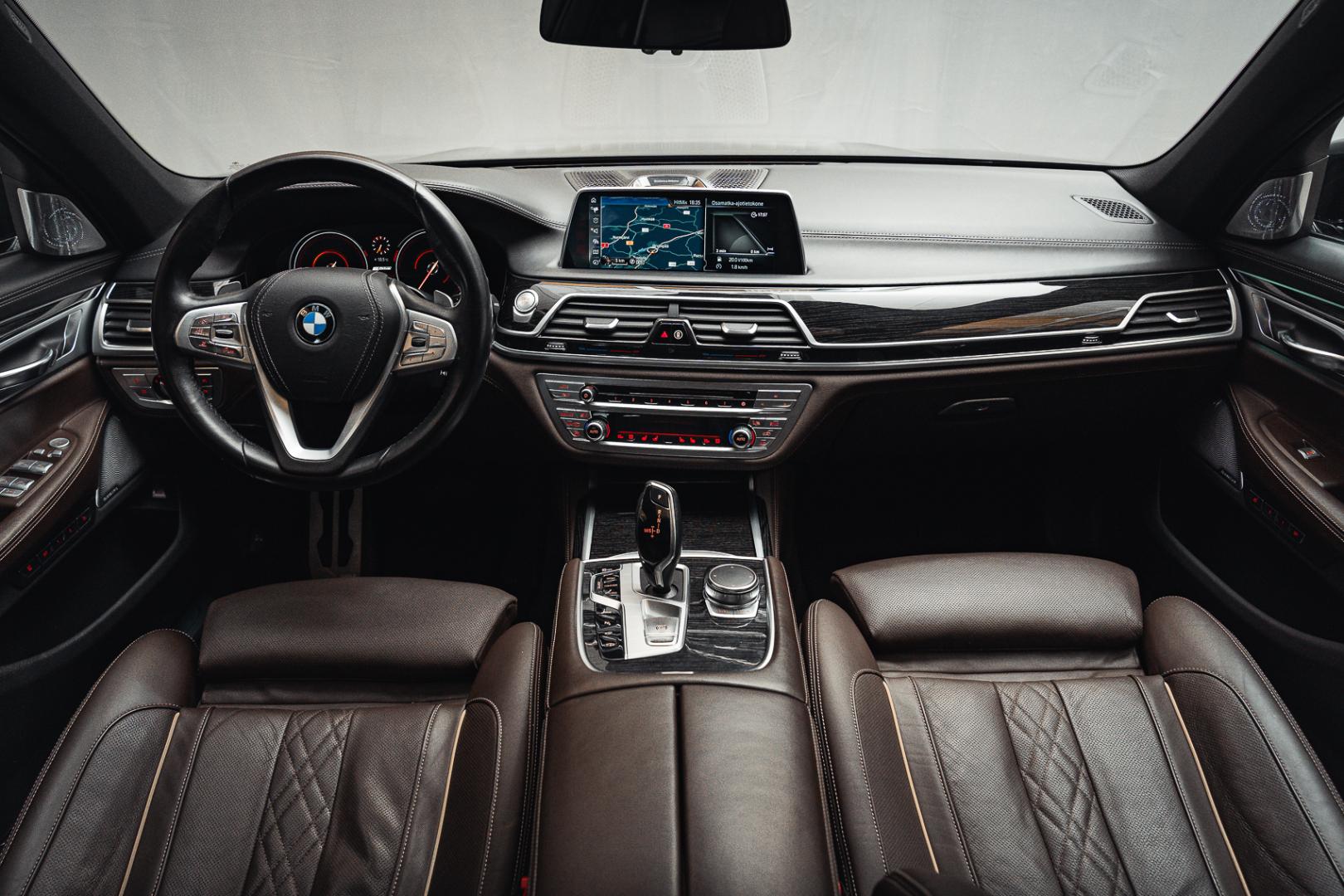 BMW 740 2017