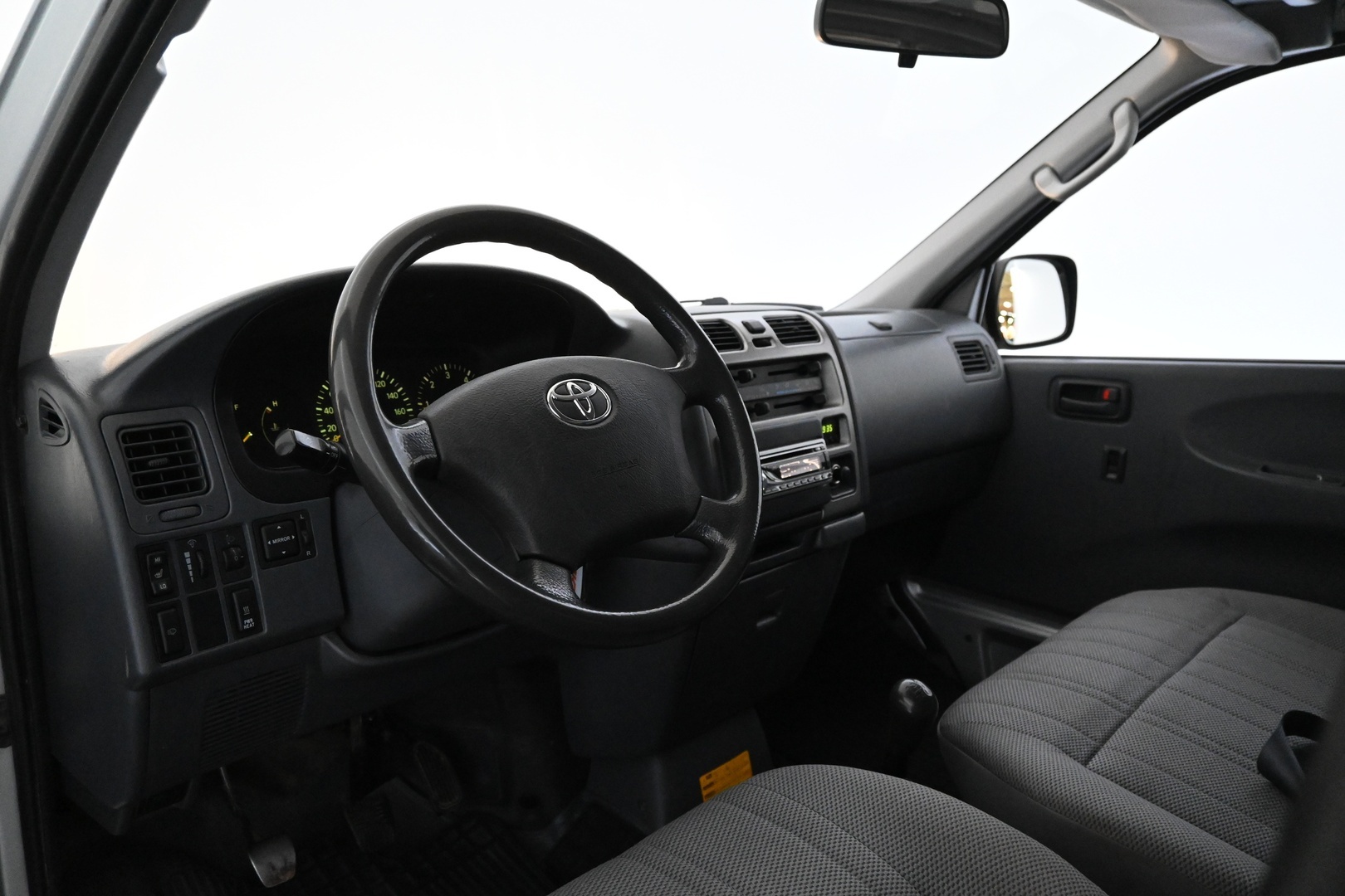 TOYOTA Hiace 2007