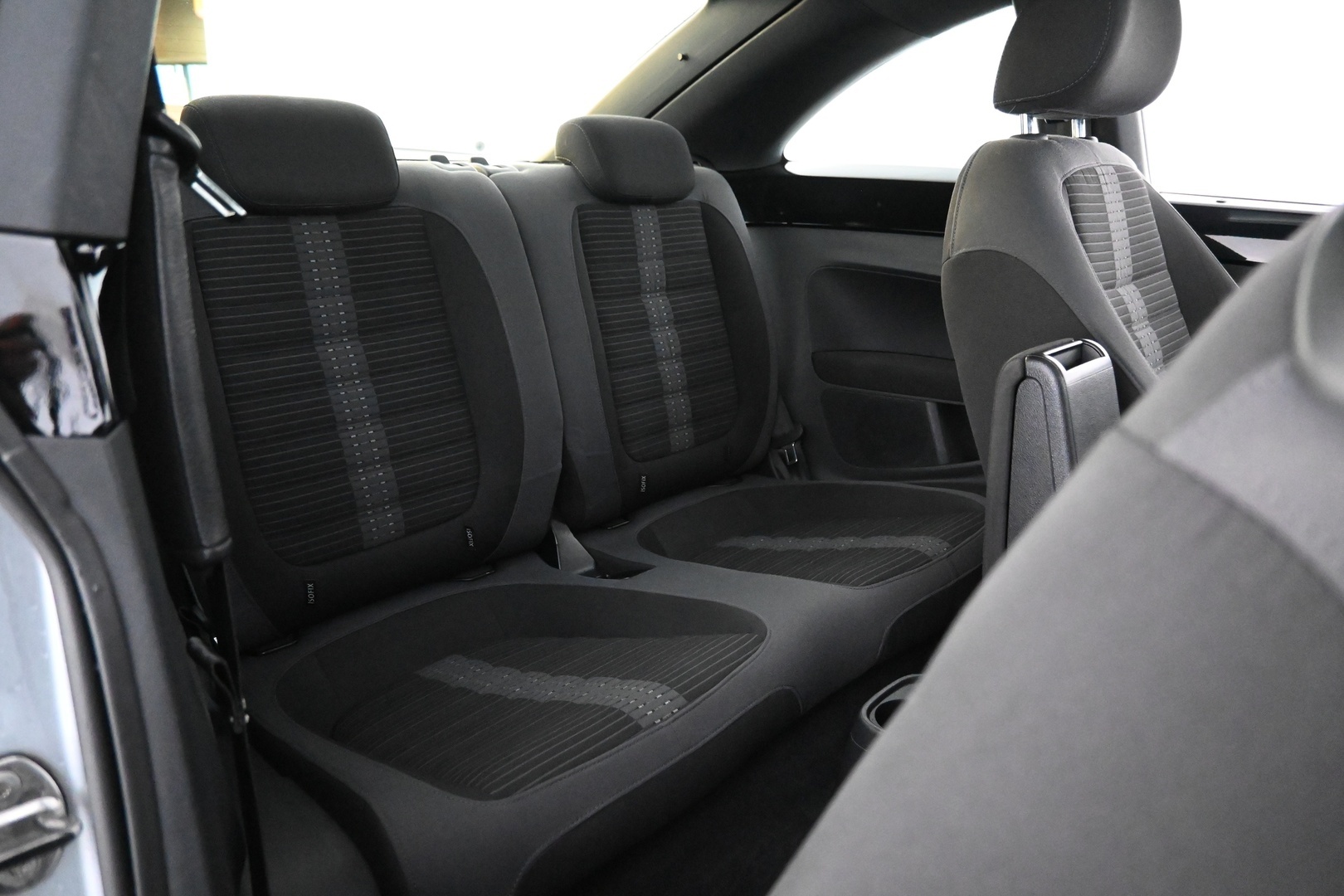 VOLKSWAGEN Beetle 2012