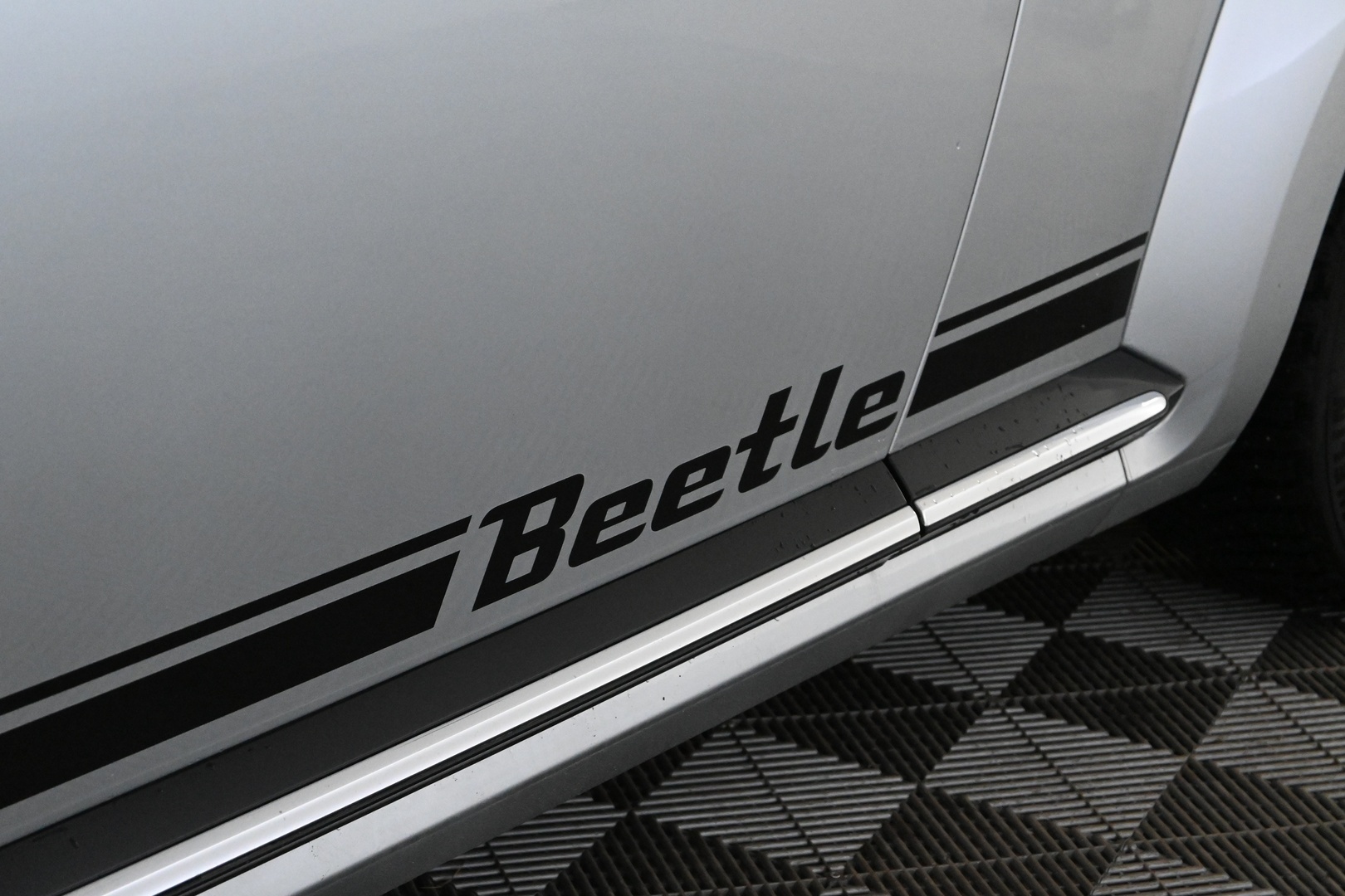 VOLKSWAGEN Beetle 2012