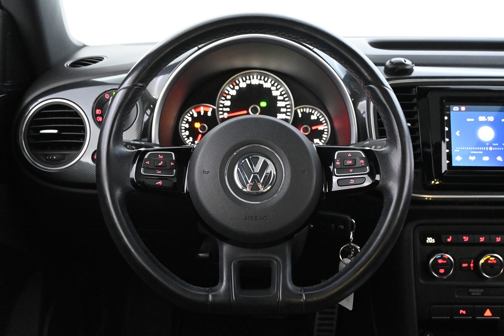 VOLKSWAGEN Beetle 2012