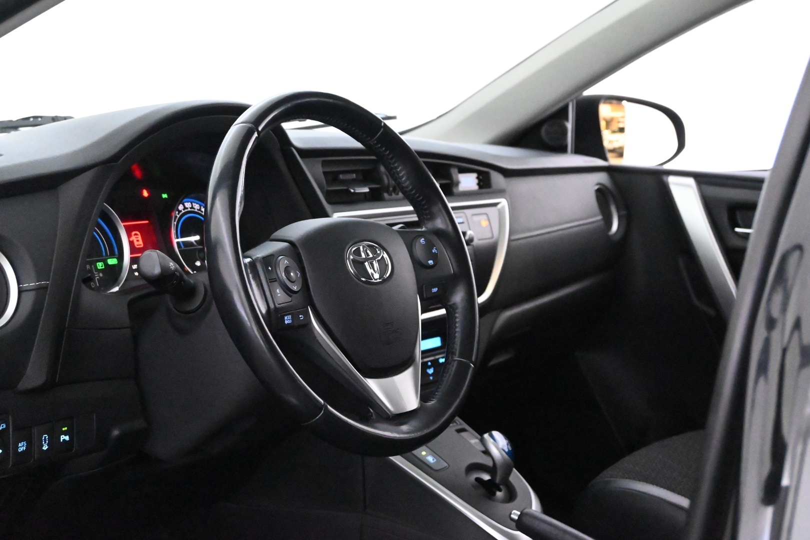 TOYOTA Auris 2015
