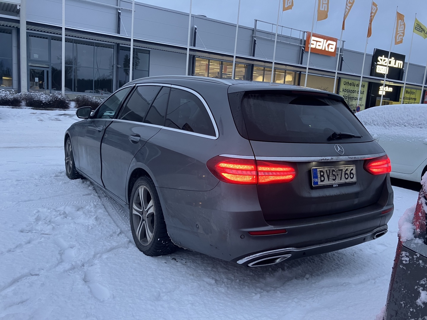 MERCEDES-BENZ E 2017