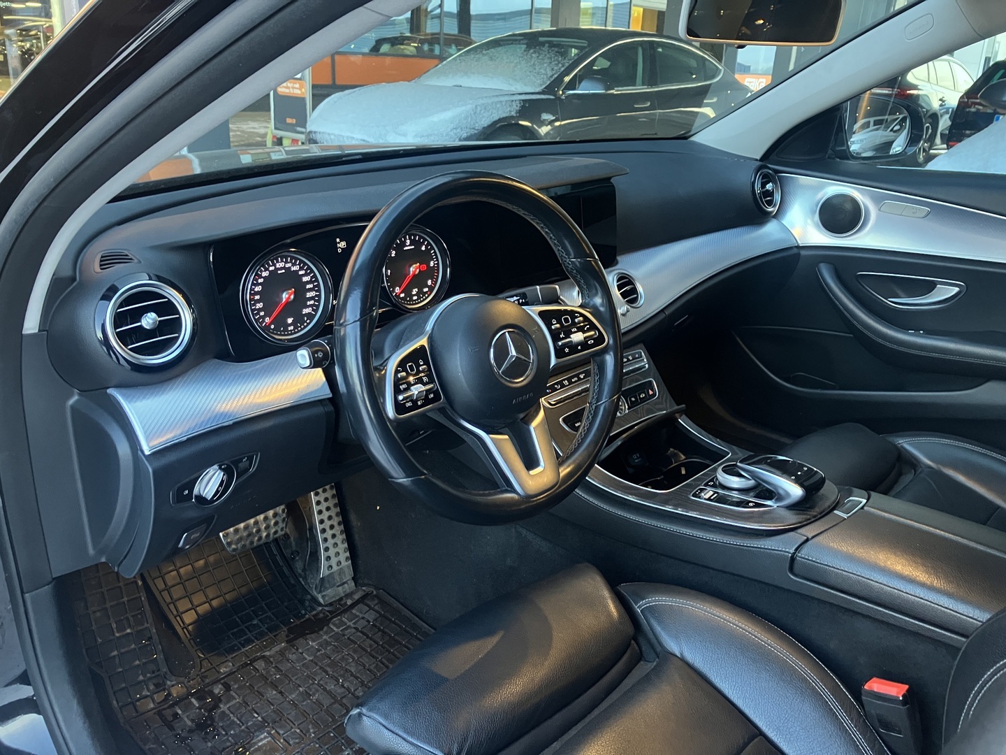 MERCEDES-BENZ E 2019