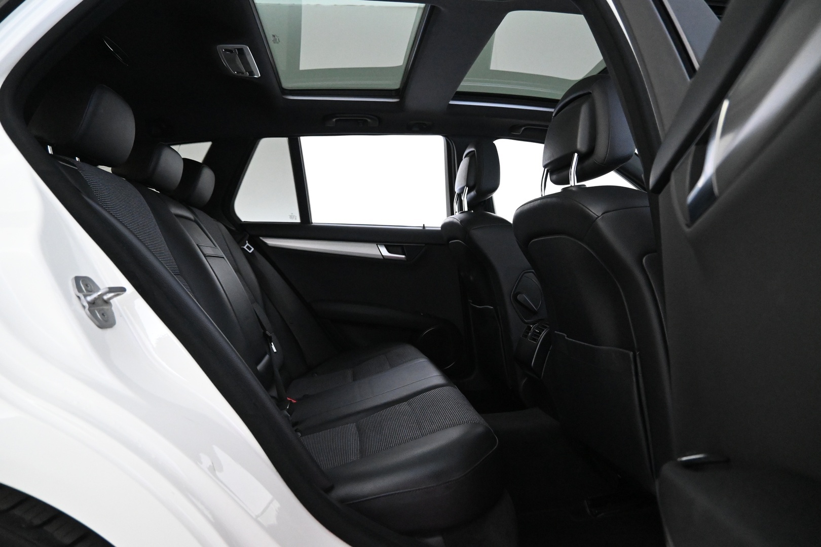 MERCEDES-BENZ C 2012