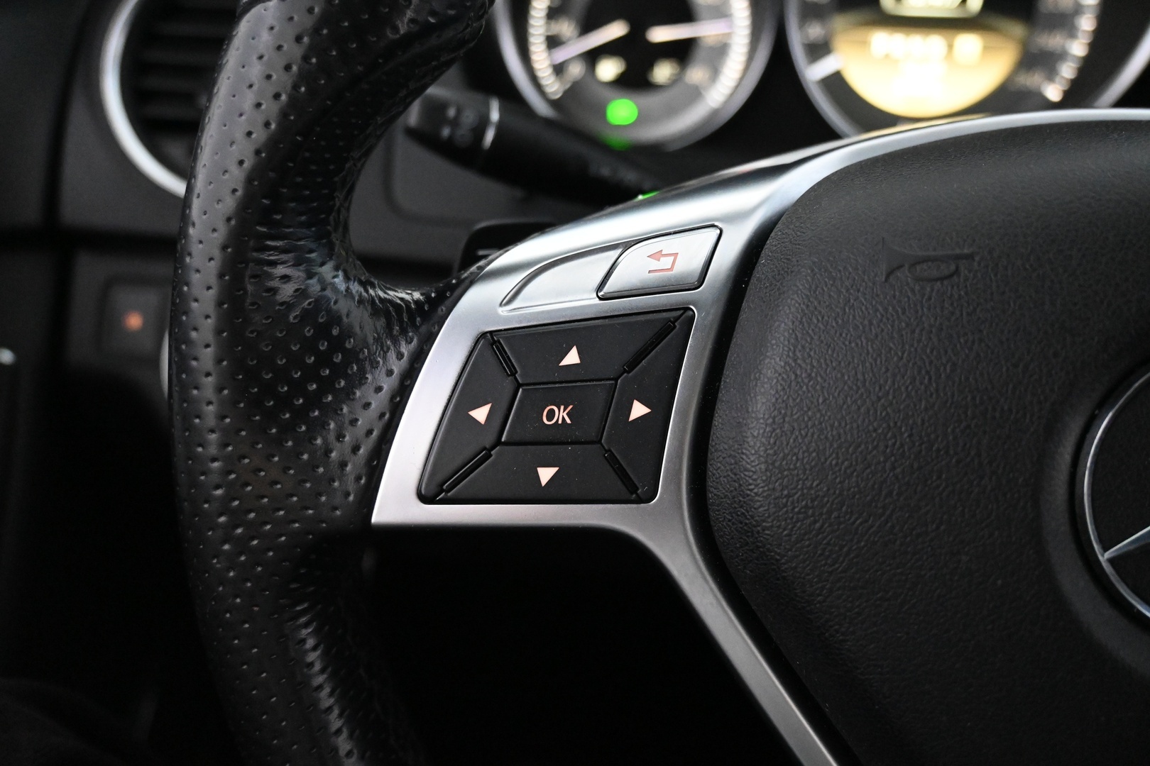 MERCEDES-BENZ C 2012