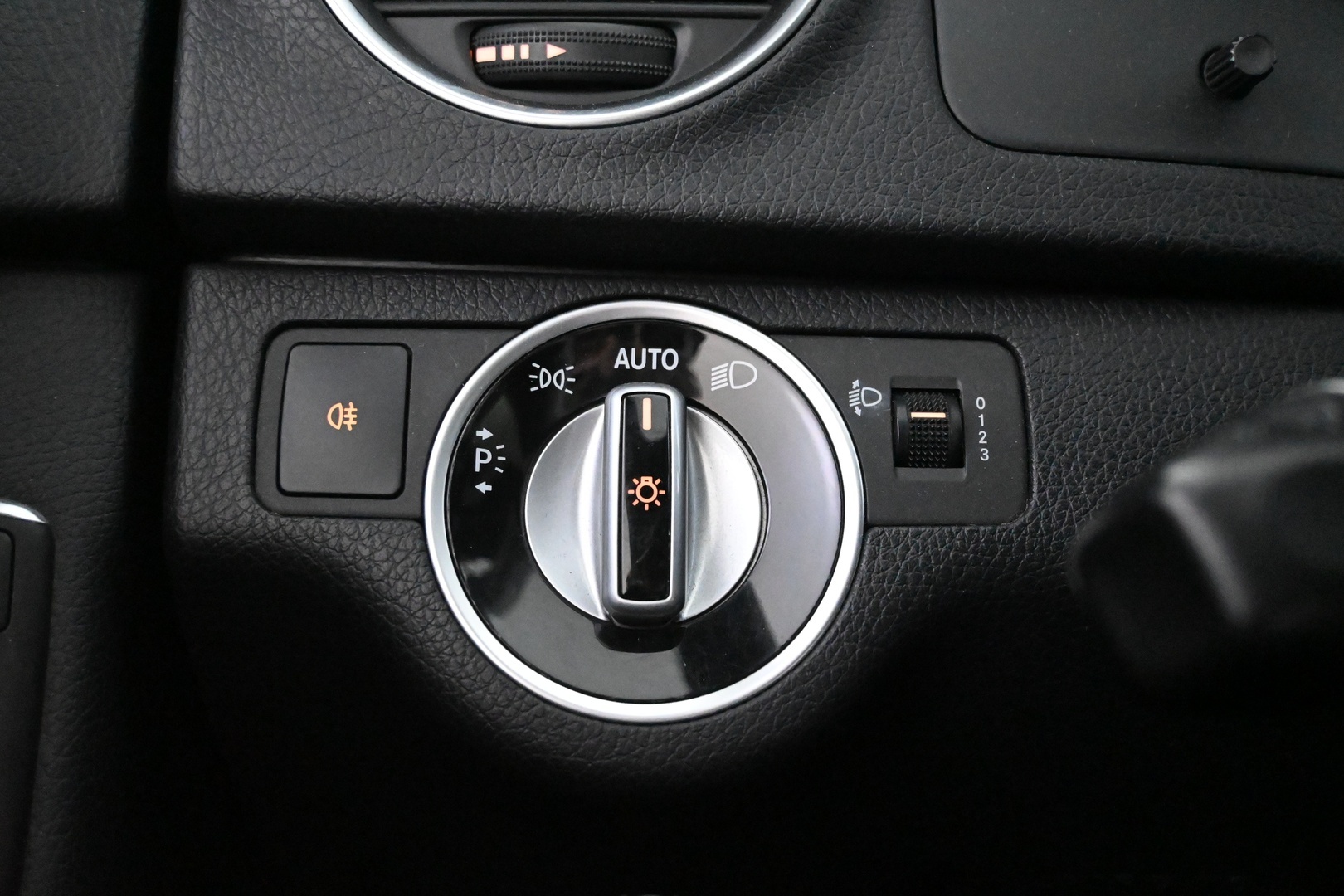 MERCEDES-BENZ C 2012